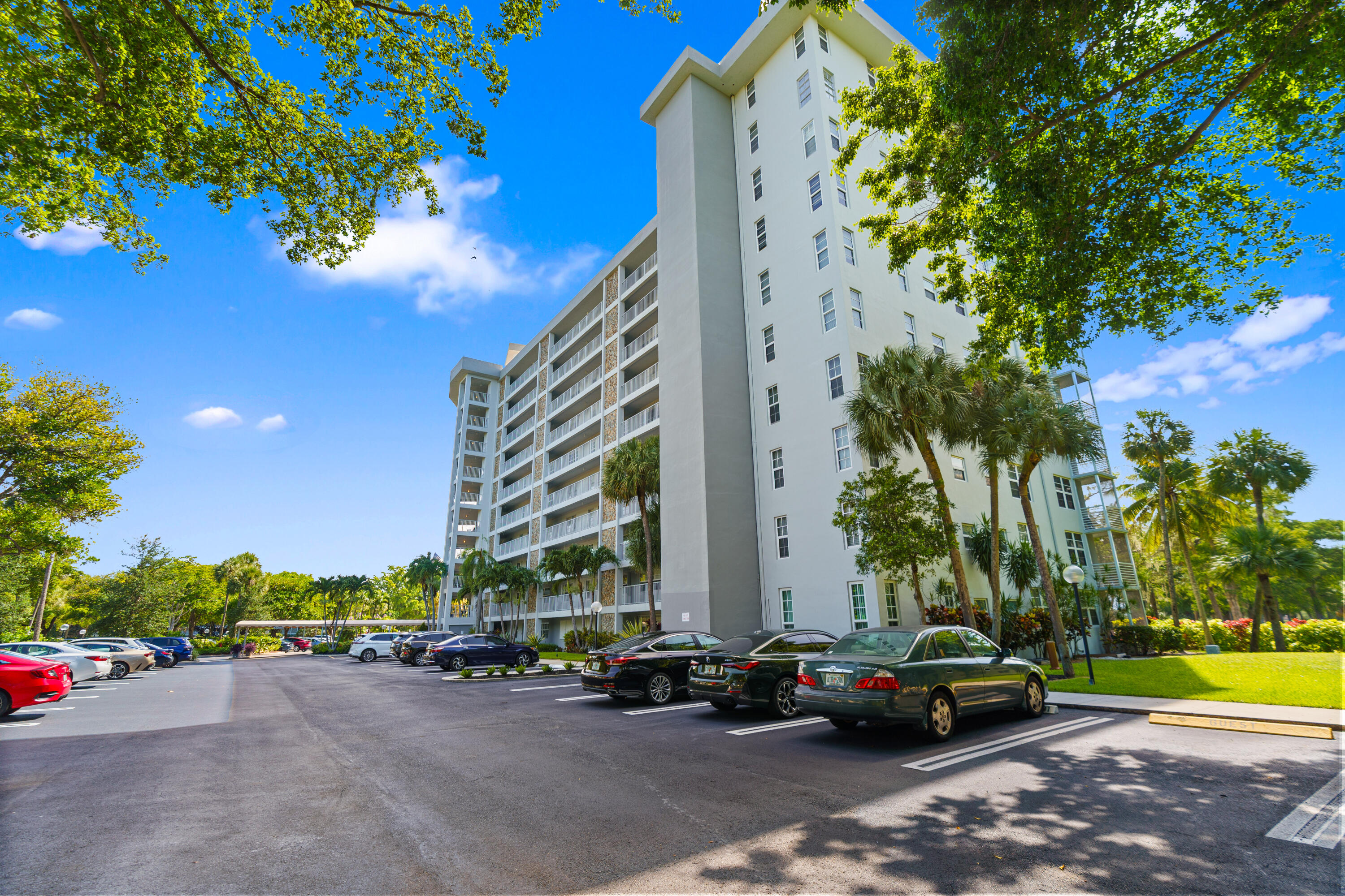 NO 105 PALM-AIRE COUNTRY CLUB - Residential