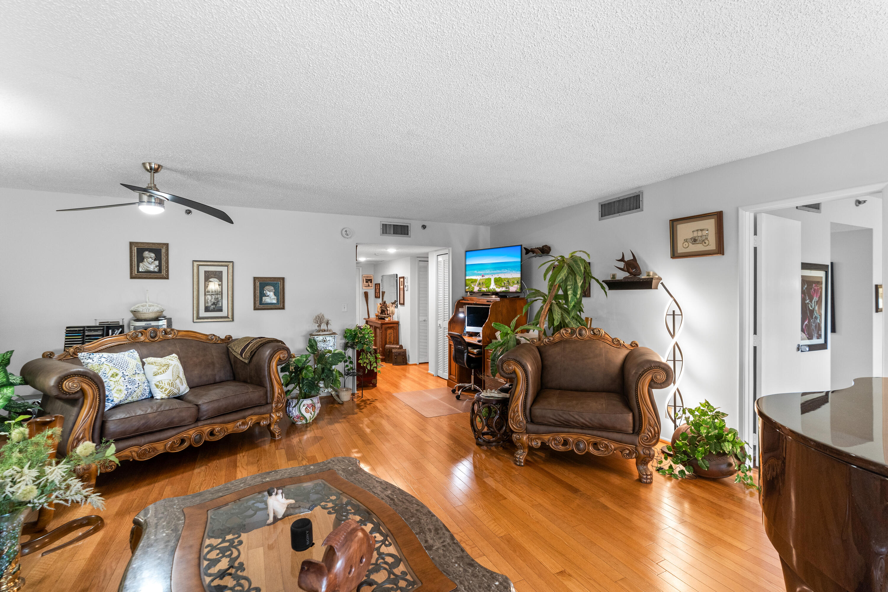 NO 105 PALM-AIRE COUNTRY CLUB - Residential