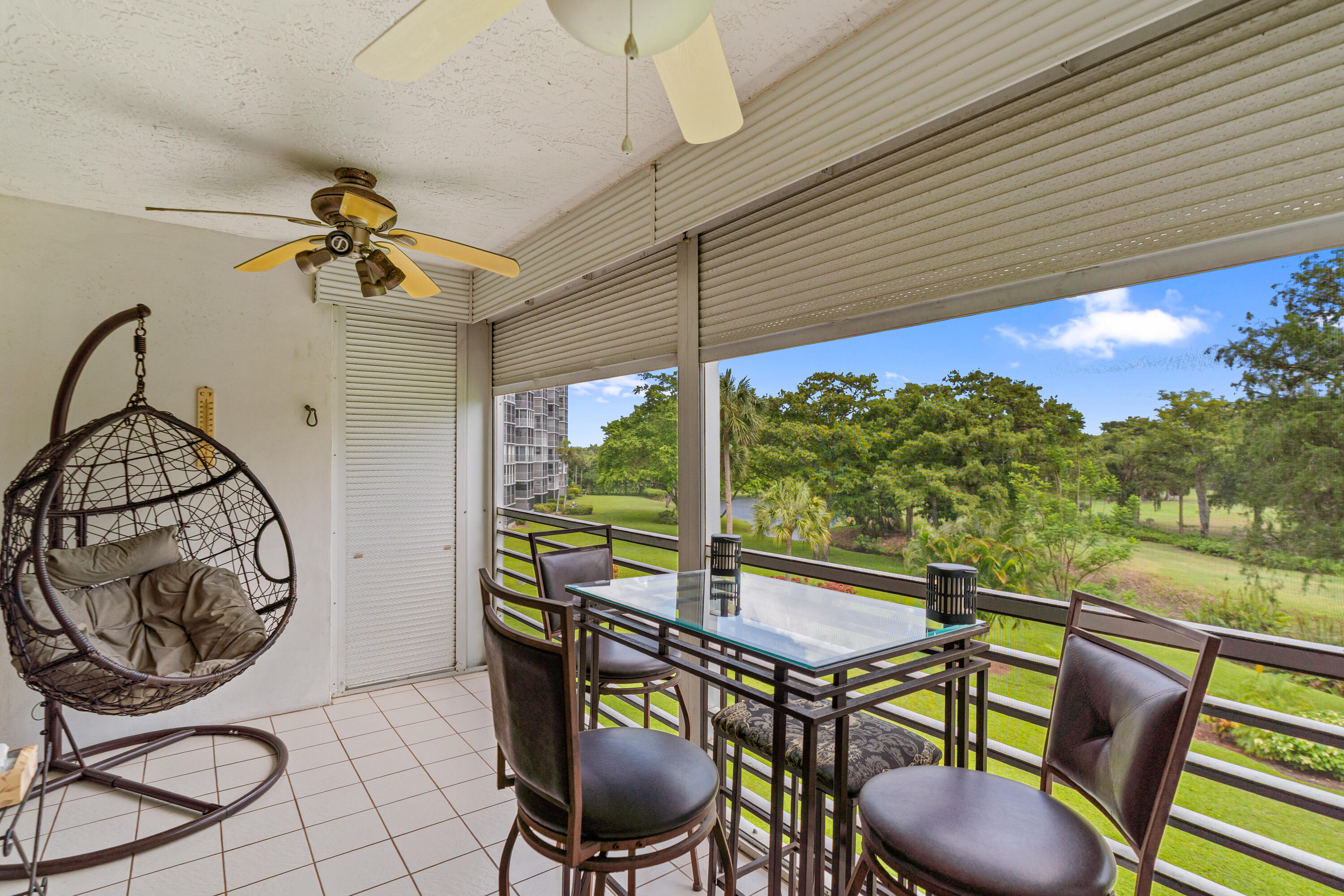NO 105 PALM-AIRE COUNTRY CLUB - Residential