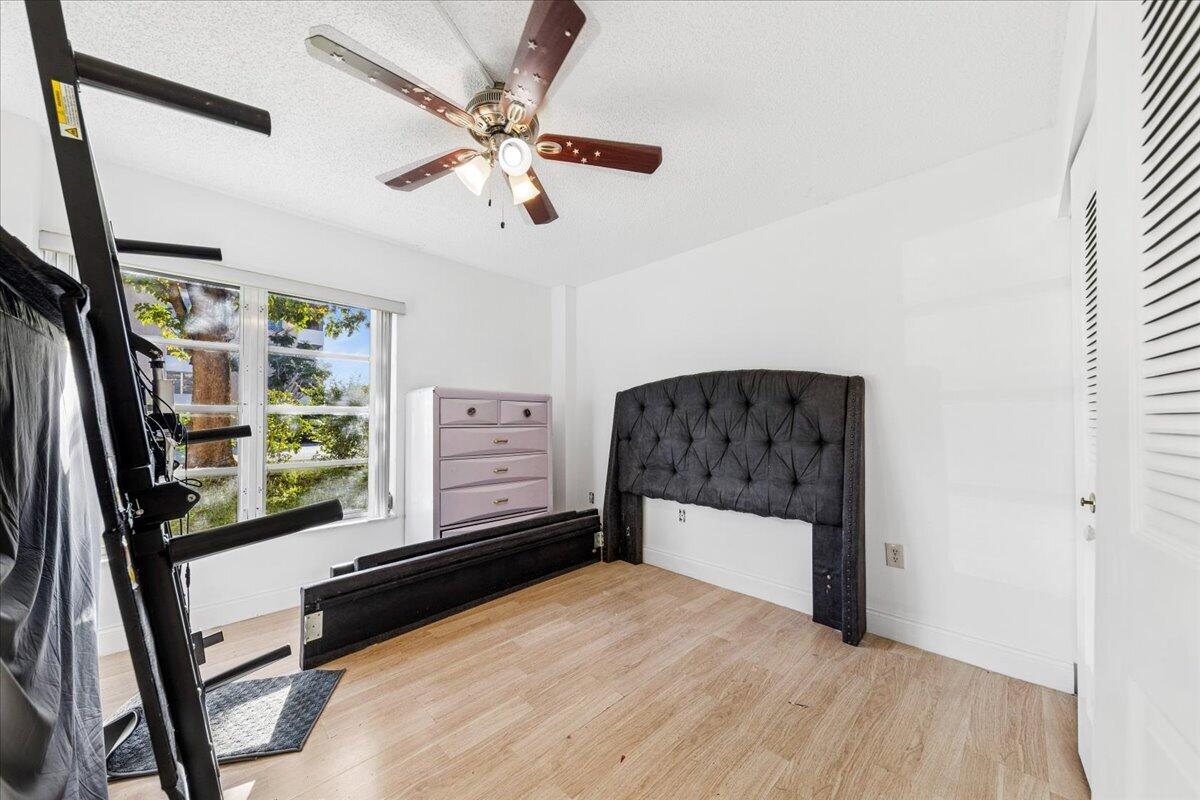 MANORS OF INVERRARY I-3 - Residential Lease