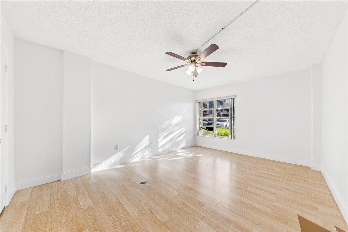 MANORS OF INVERRARY I-3 - Residential Lease