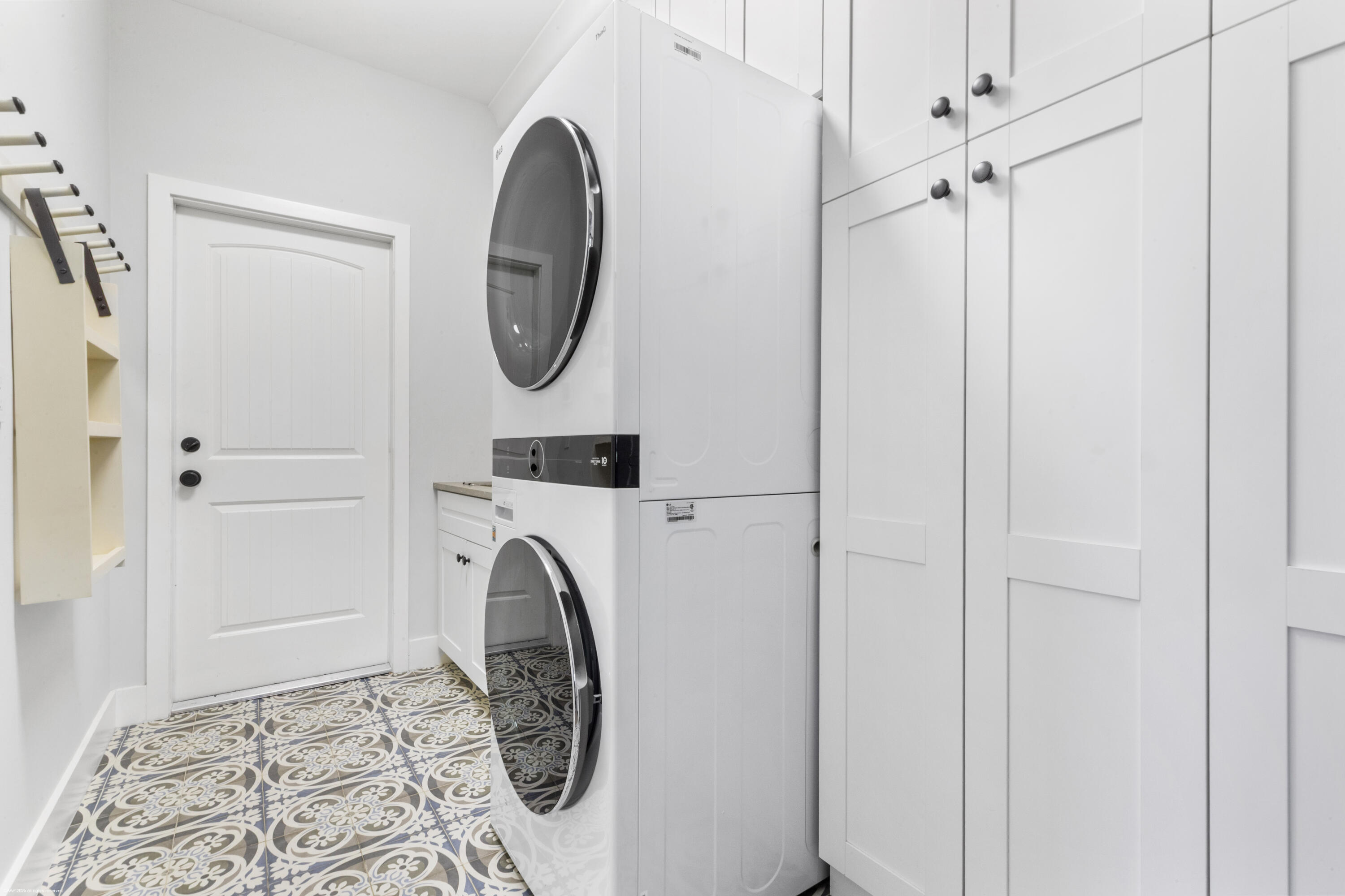 LAKEFIELD OF THE LANDINGS AT WELLINGTON 3A - Residential Lease