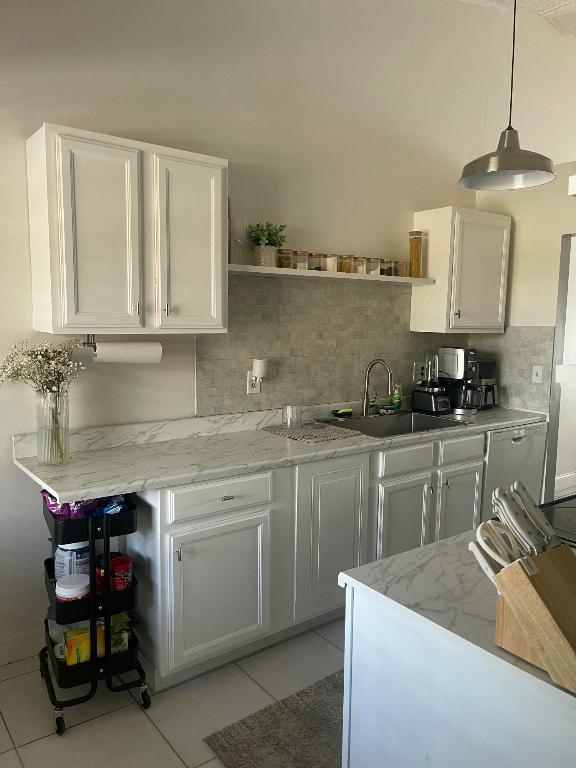 WELLEBY SHORES CONDOMINIUM 6 - Residential Lease