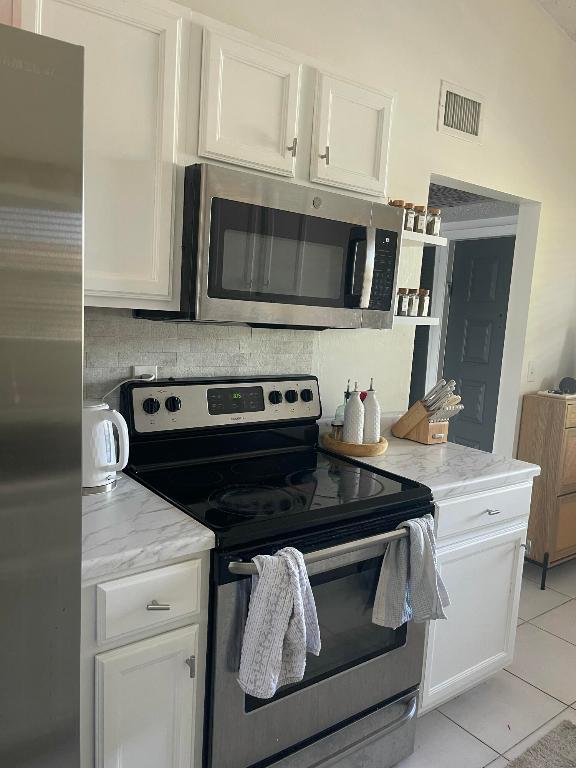 WELLEBY SHORES CONDOMINIUM 6 - Residential Lease