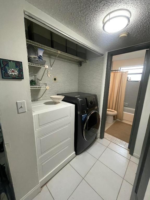 WELLEBY SHORES CONDOMINIUM 6 - Residential Lease