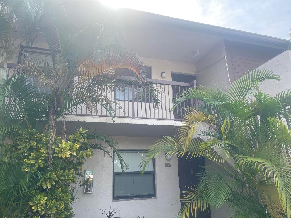 WELLEBY SHORES CONDOMINIUM 6 - Residential Lease