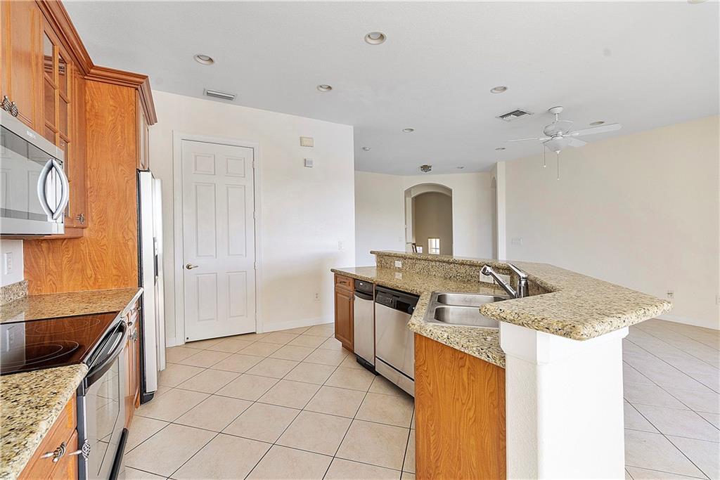 CYPRESS POINTE - Residential