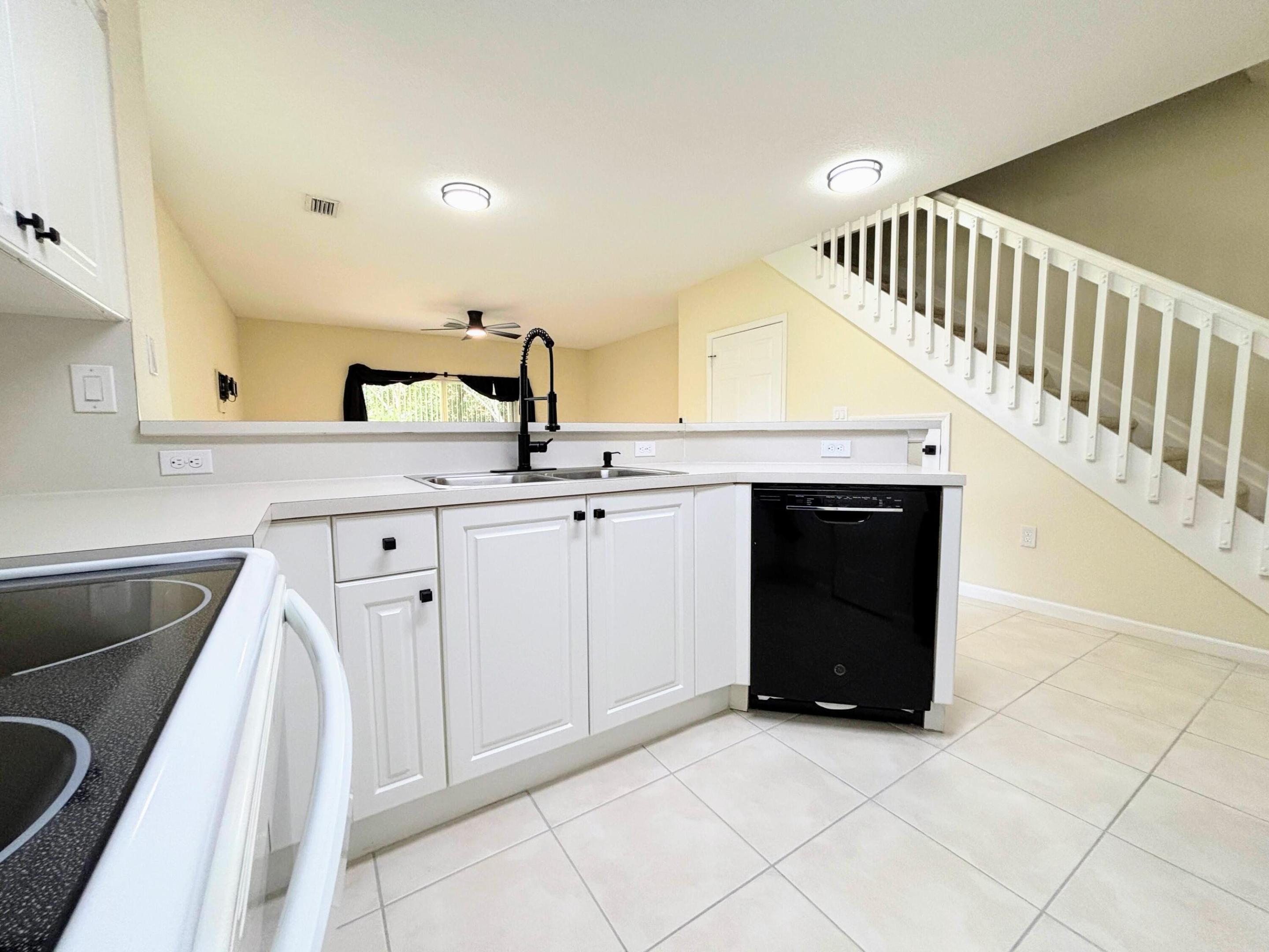 MARINER VILLAGE OF MARTIN COUNTY CONDO - Residential