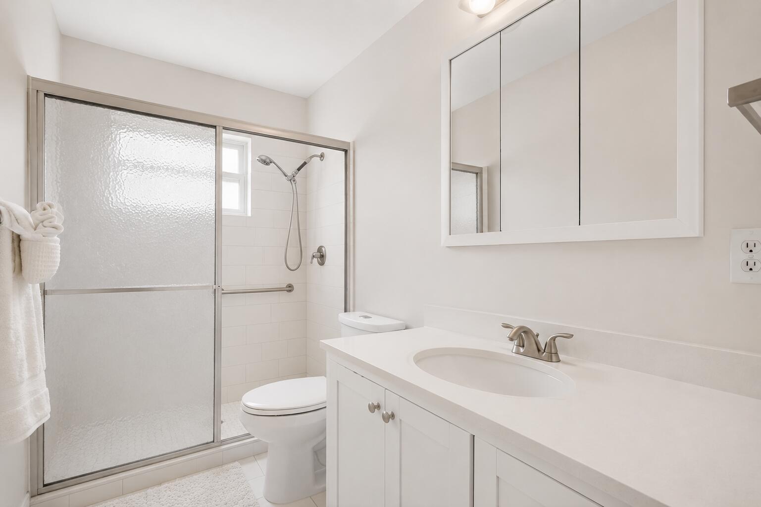 CRESTHAVEN TOWNHOMES SEC 4 CONDO - Residential