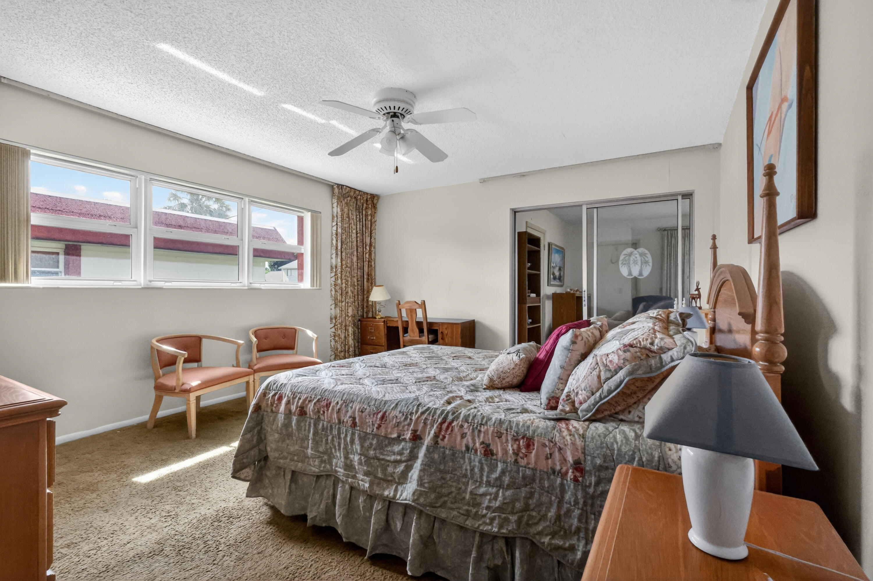 CRESTHAVEN TOWNHOMES SEC 4 CONDO - Residential