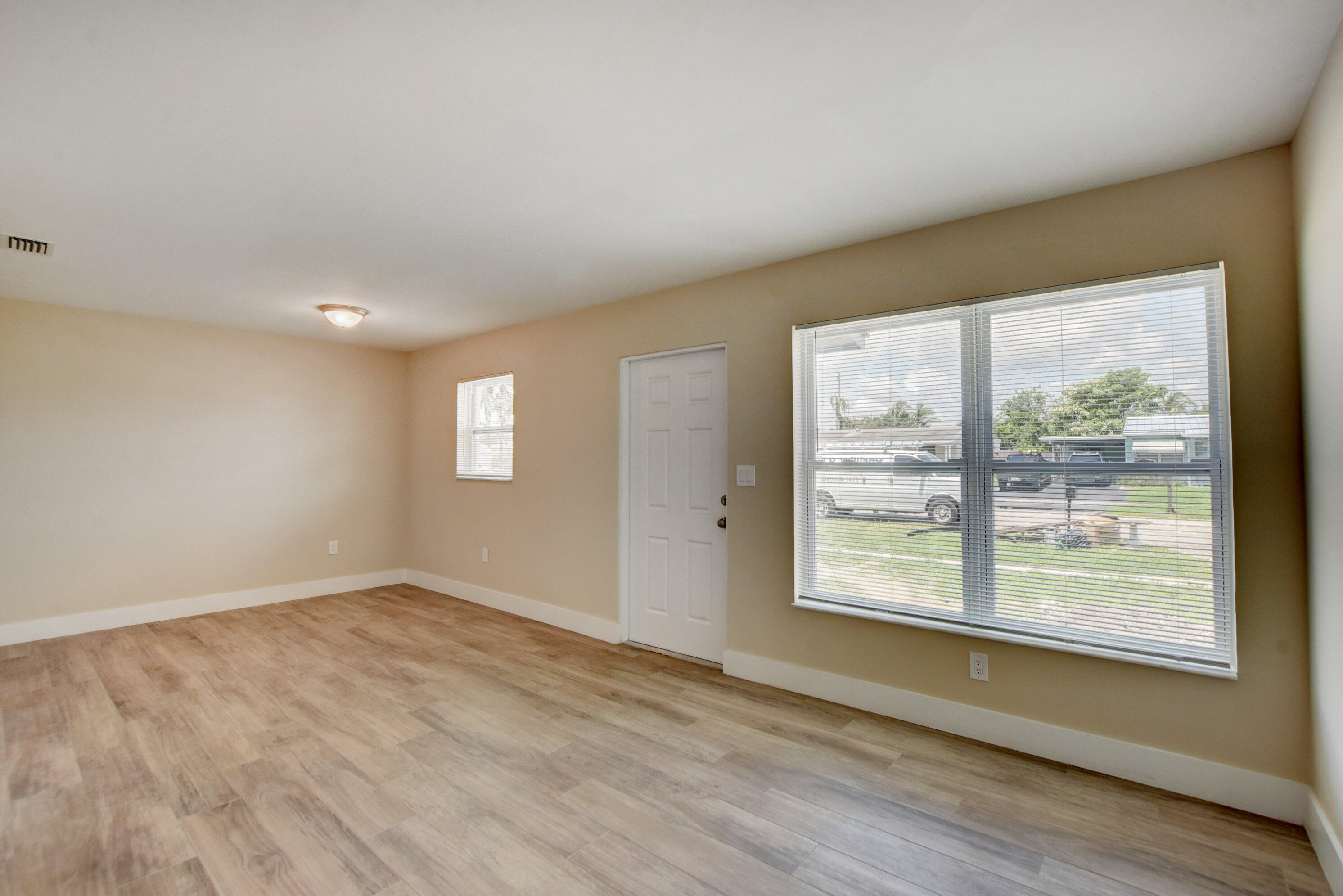 PALM BEACH SQUARE UNIT 1 - Residential Lease