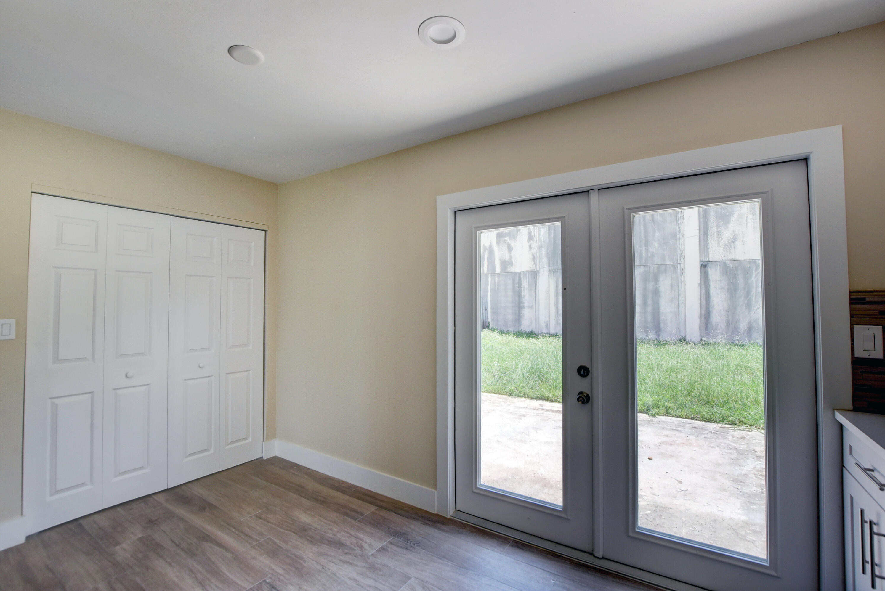 PALM BEACH SQUARE UNIT 1 - Residential Lease