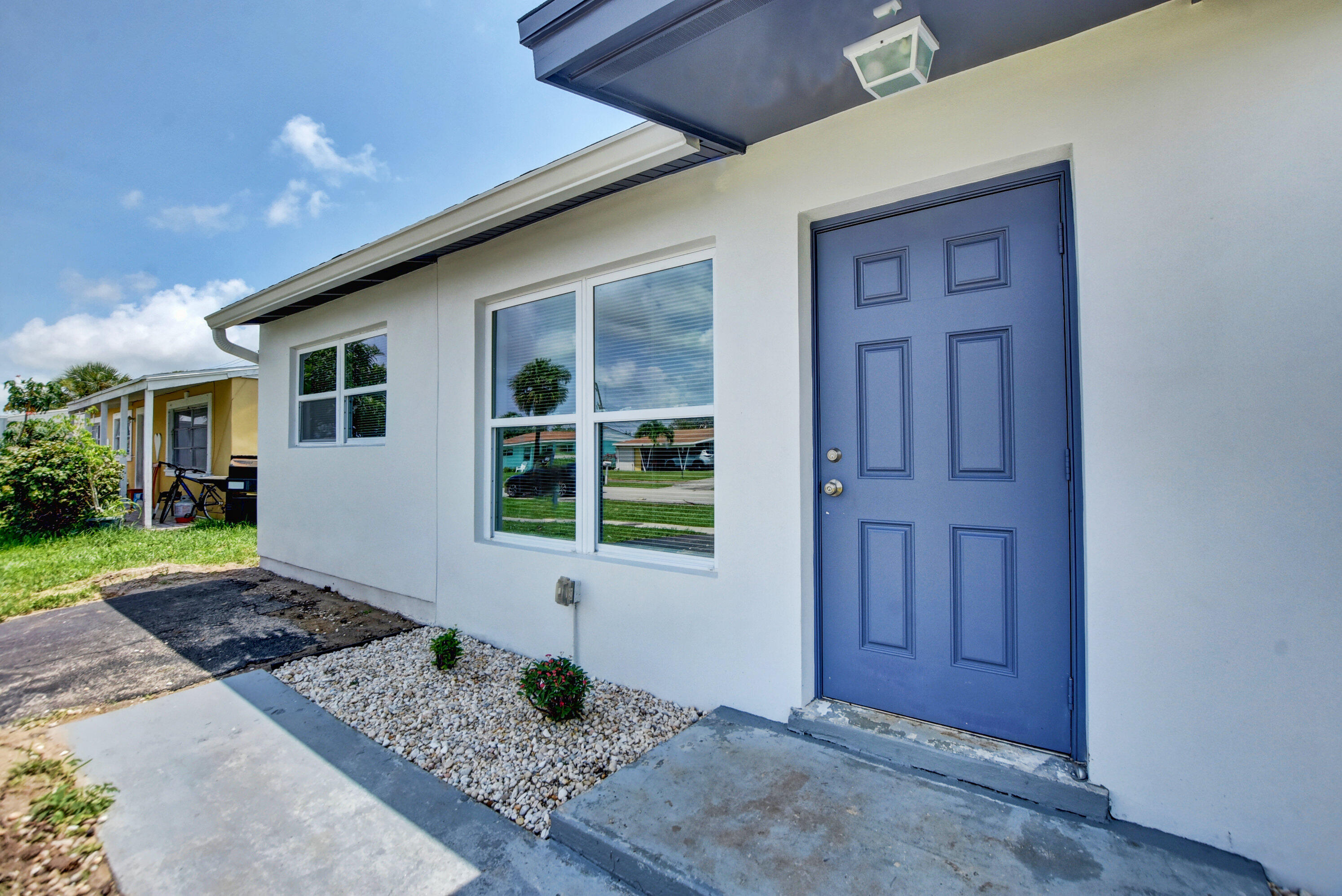 PALM BEACH SQUARE UNIT 1 - Residential Lease
