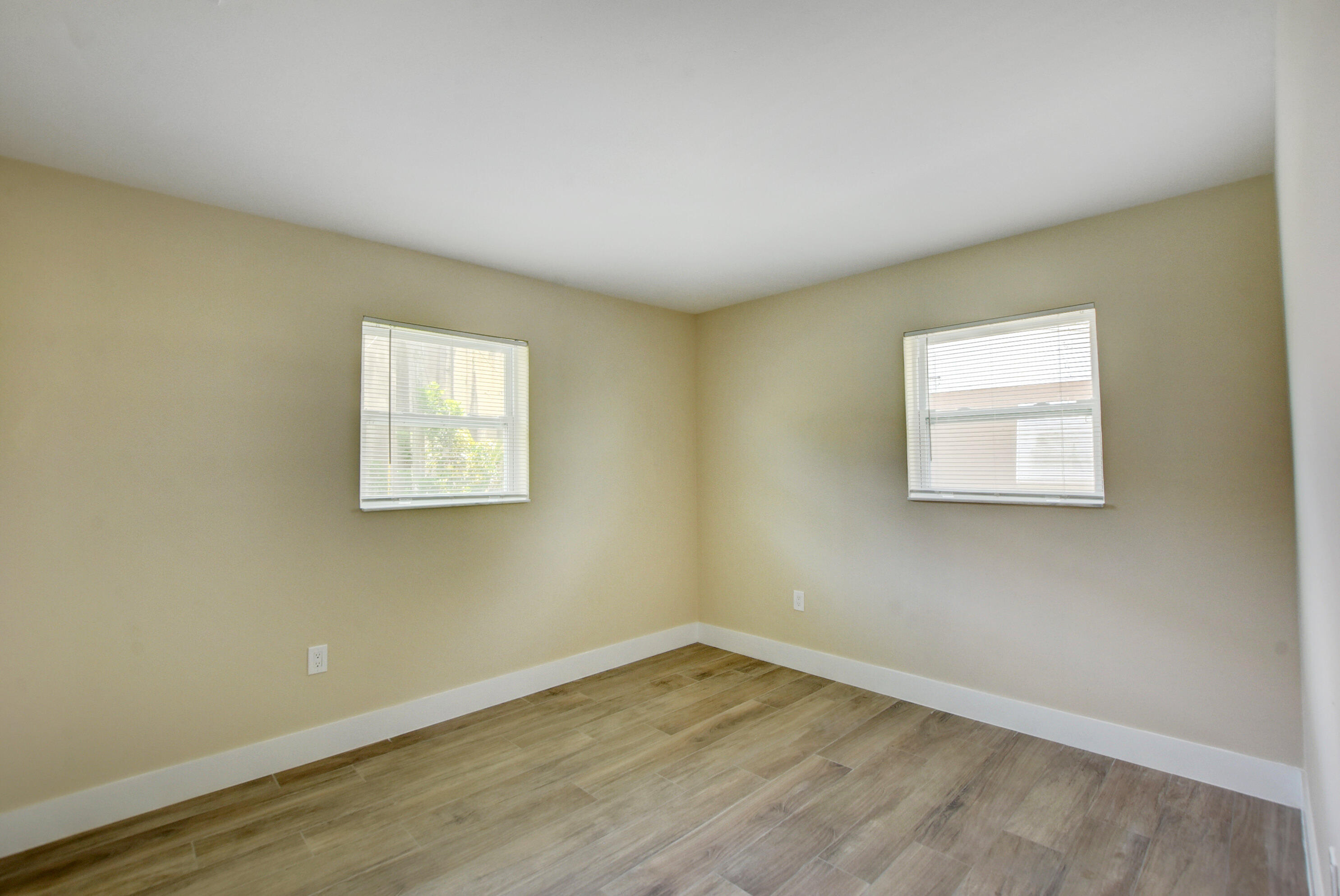 PALM BEACH SQUARE UNIT 1 - Residential Lease