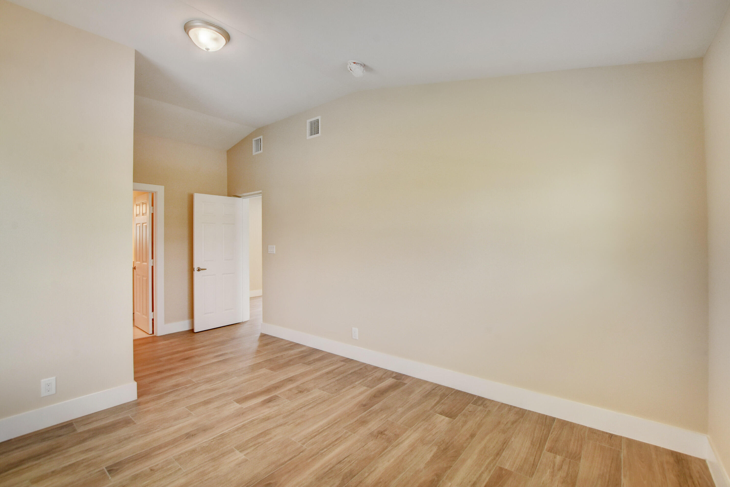 PALM BEACH SQUARE UNIT 1 - Residential Lease