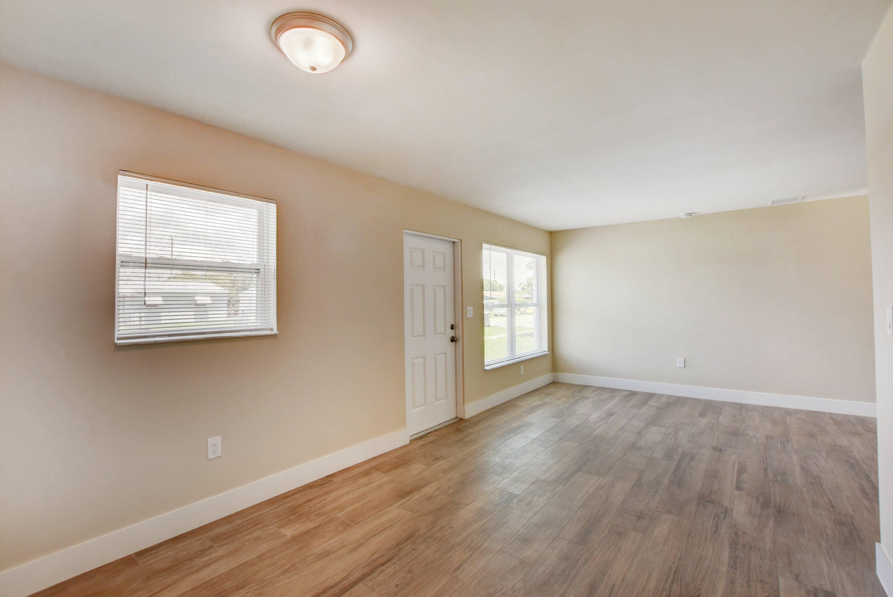 PALM BEACH SQUARE UNIT 1 - Residential Lease