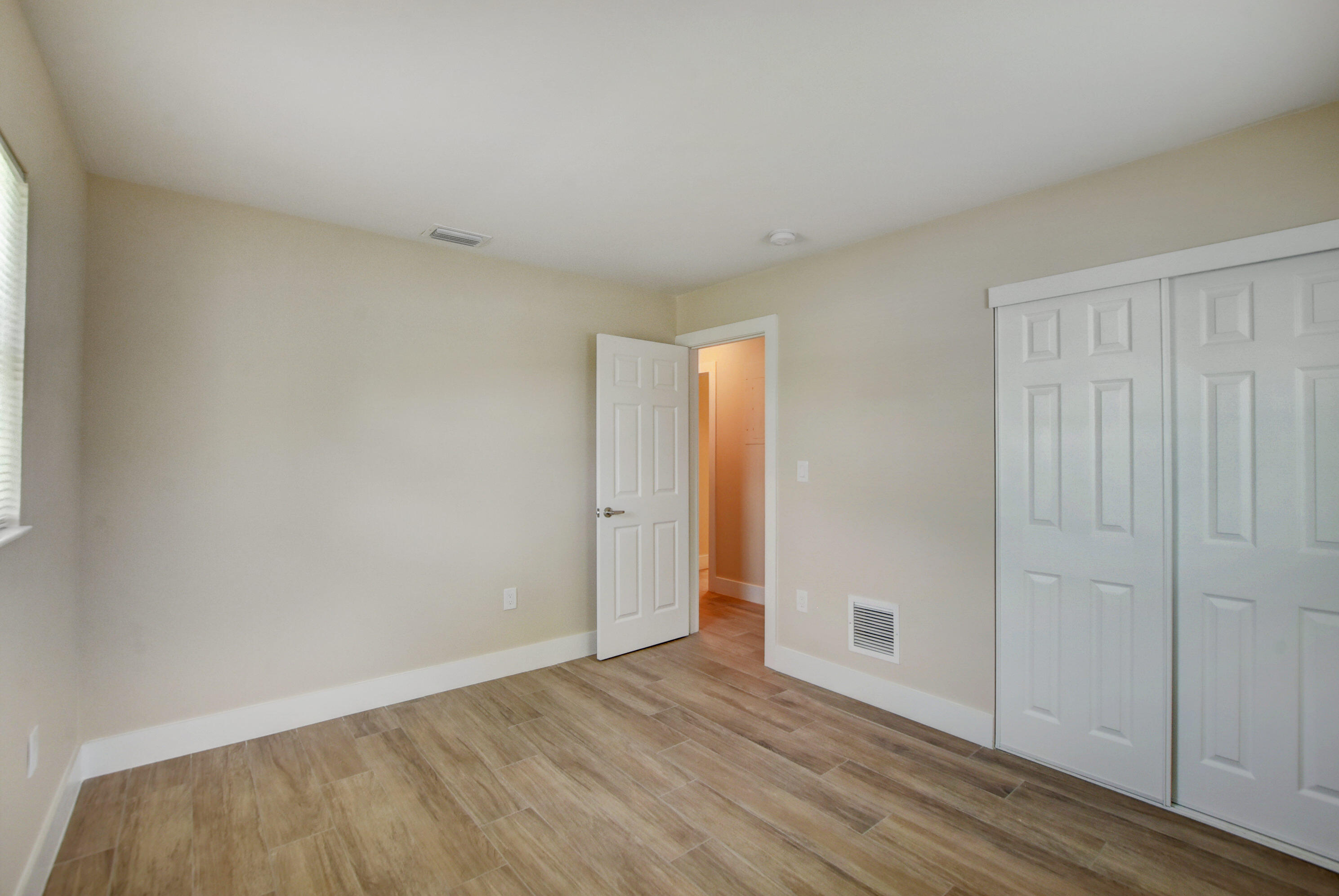 PALM BEACH SQUARE UNIT 1 - Residential Lease