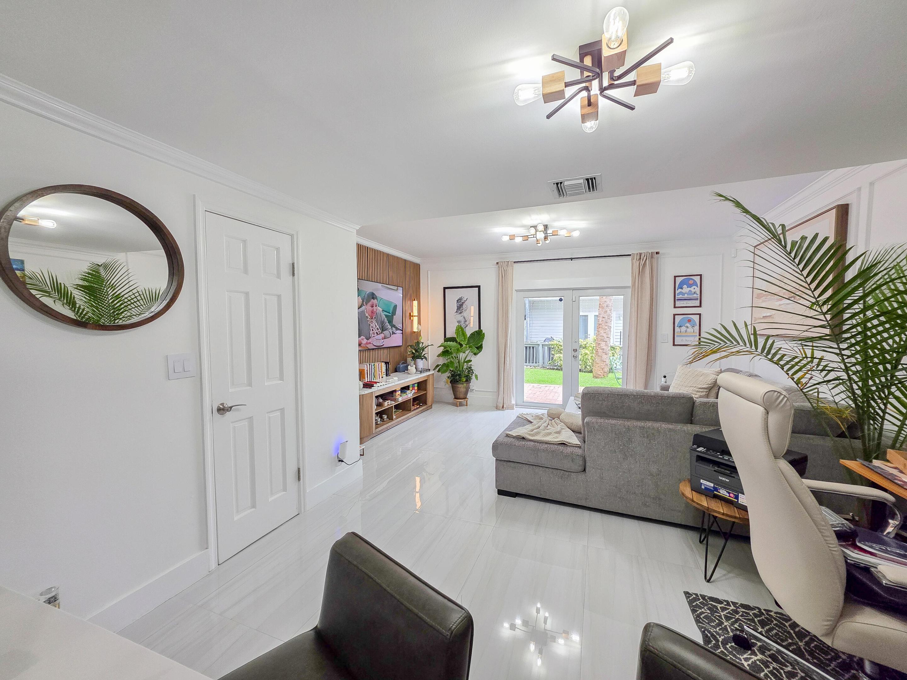 Edgewater Townhomes - Residential Lease