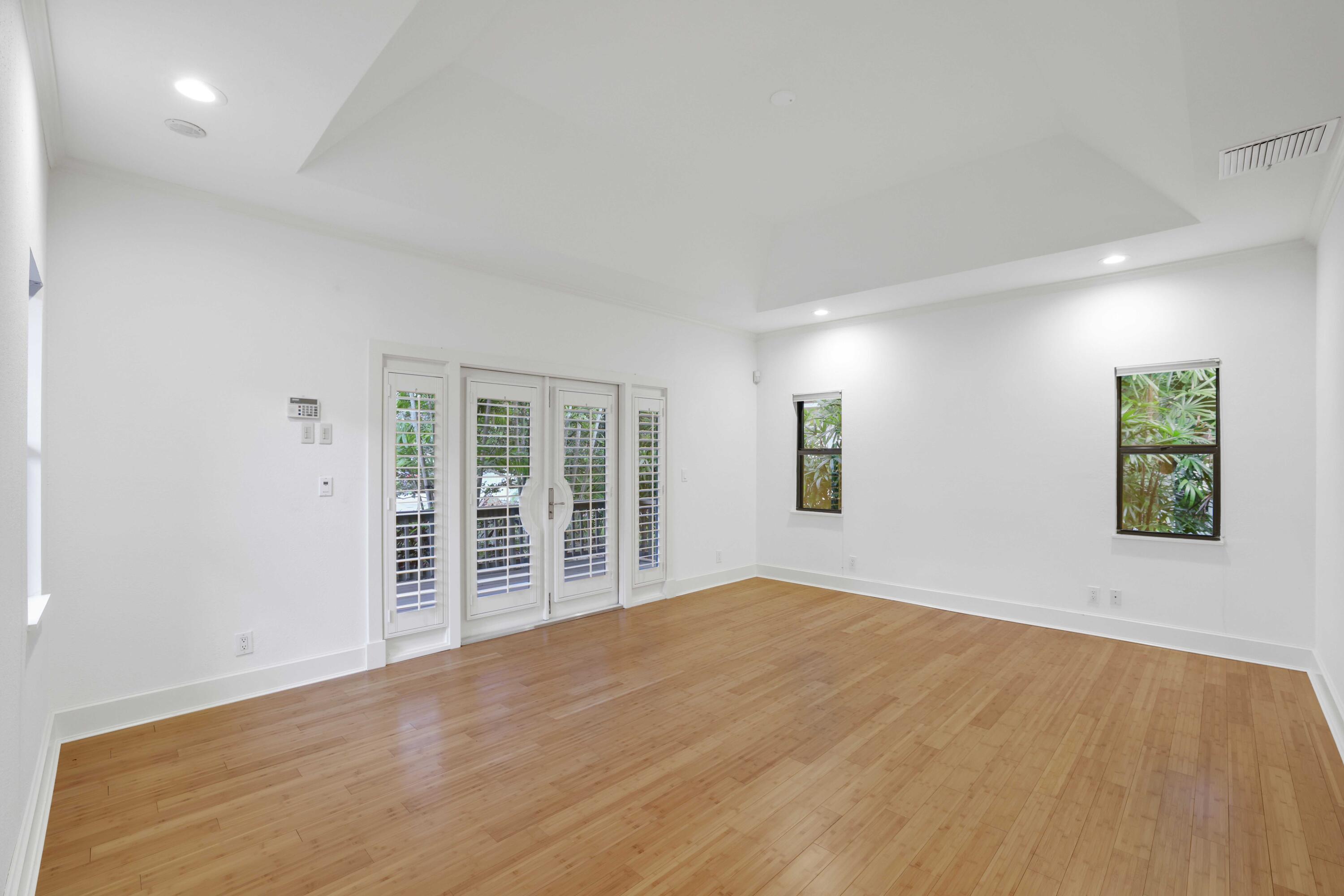 SHADOWLAWN - Residential