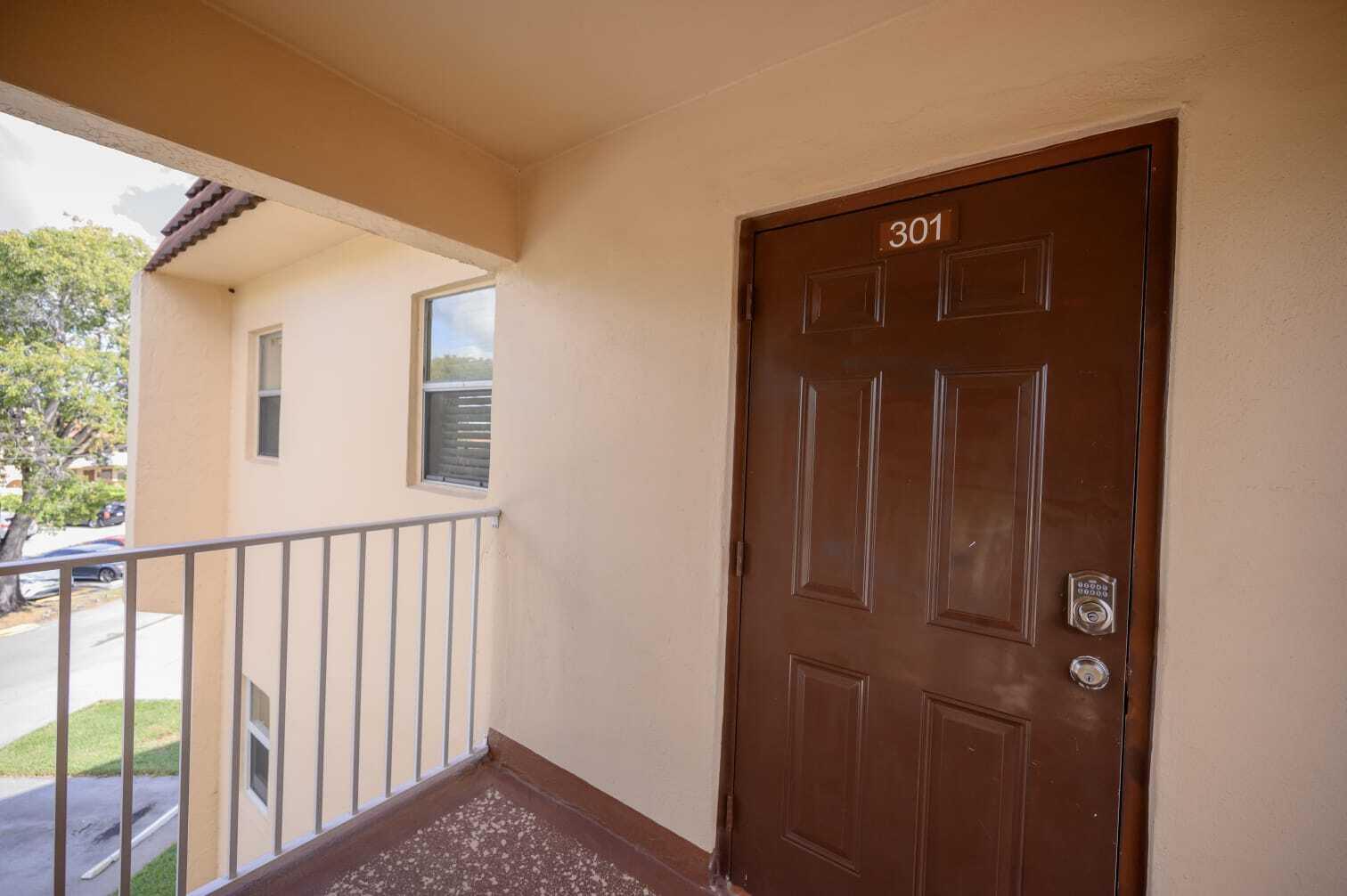 SUNRISE LAKES 3 CONDO - Residential