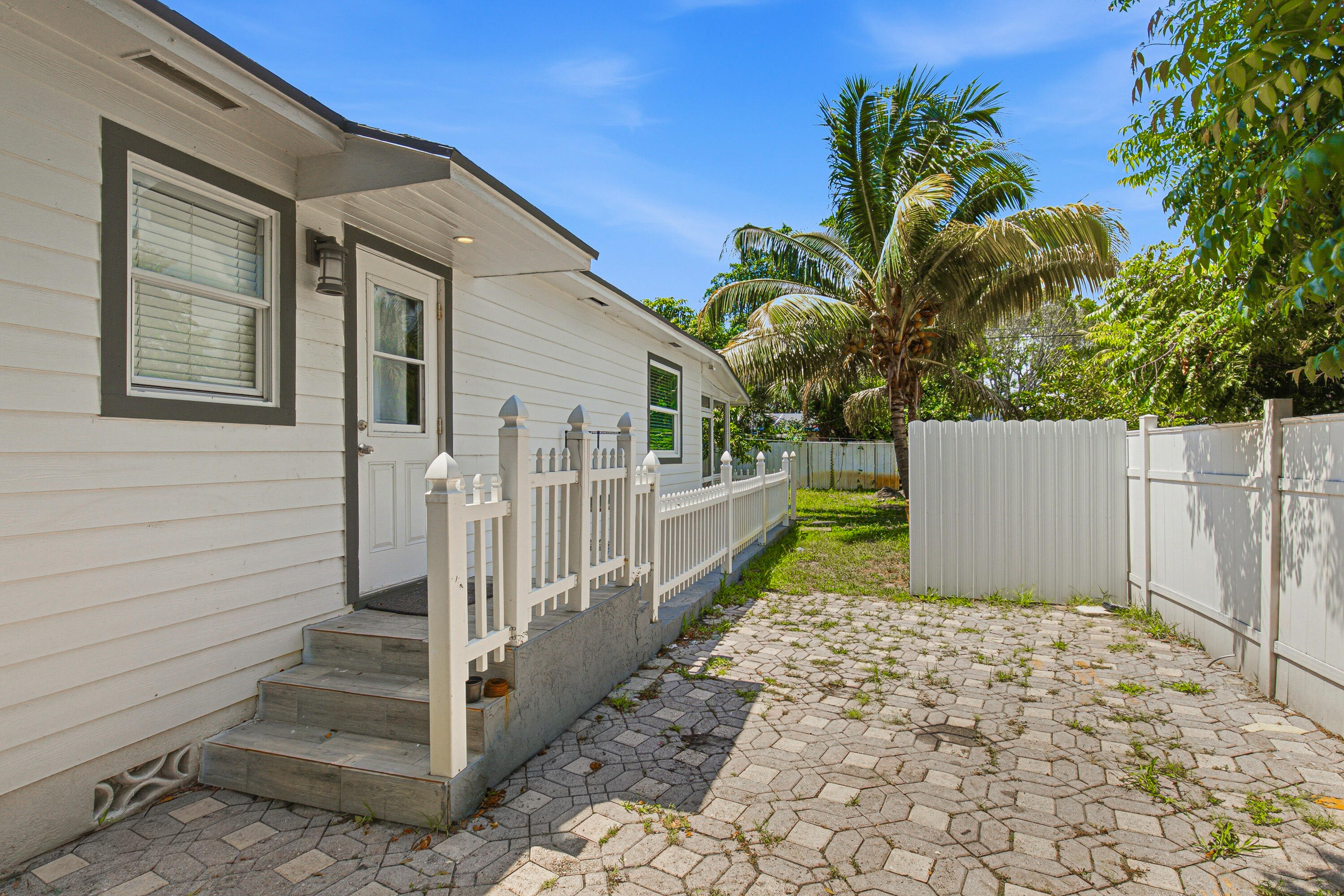 NORTH PALM BCH 1 - Residential