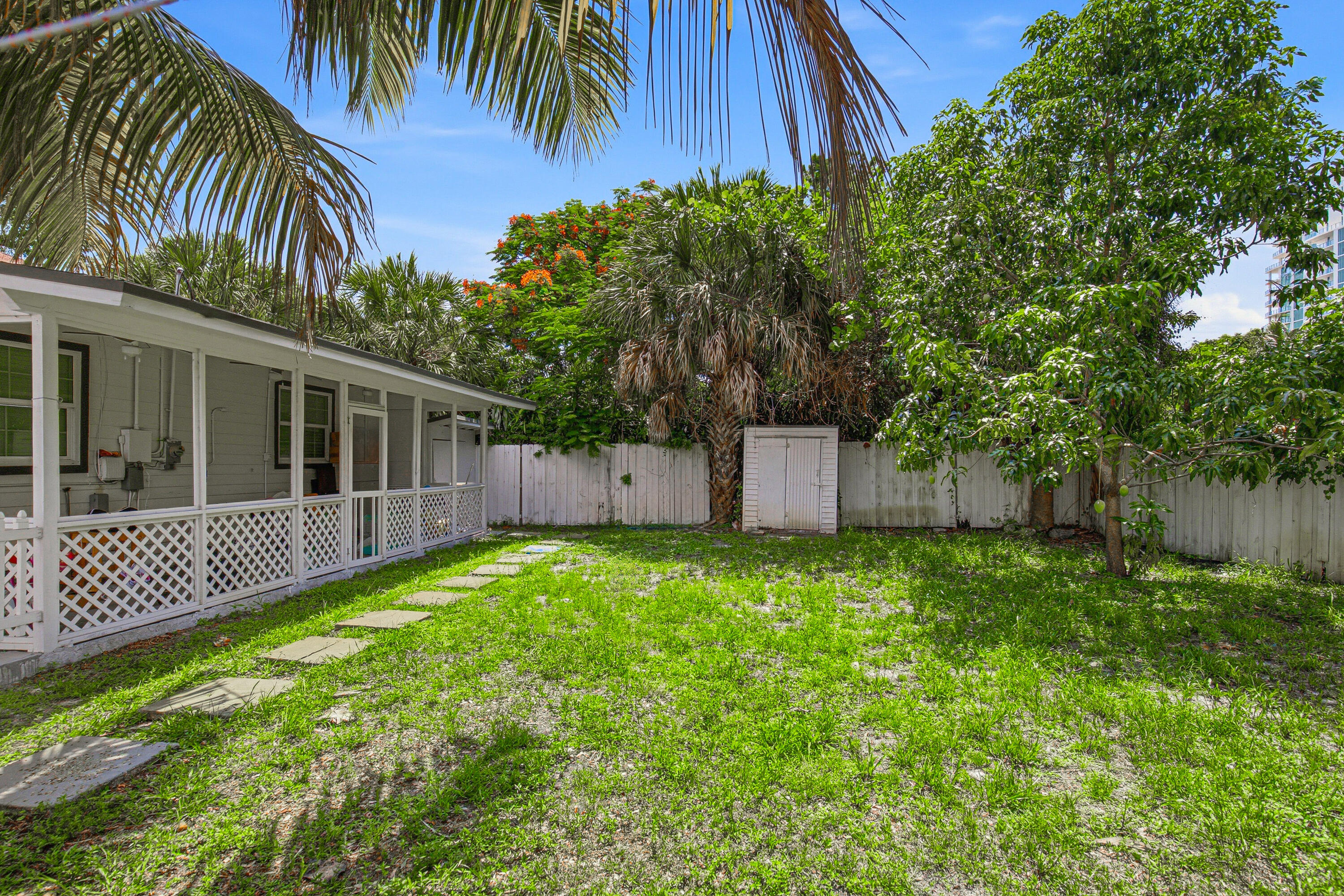NORTH PALM BCH 1 - Residential