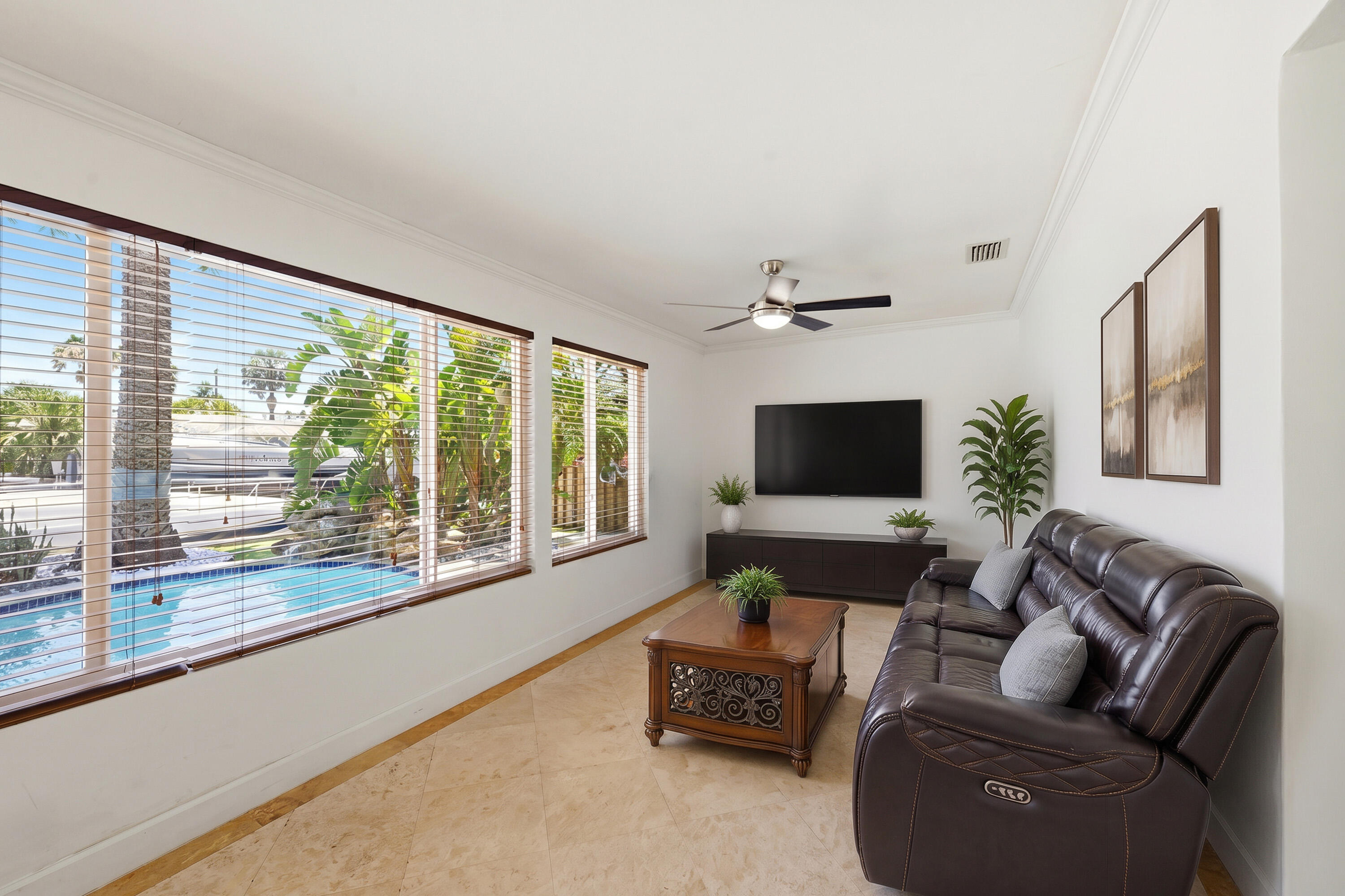 SNUG HARBOR SEC THREE - Residential