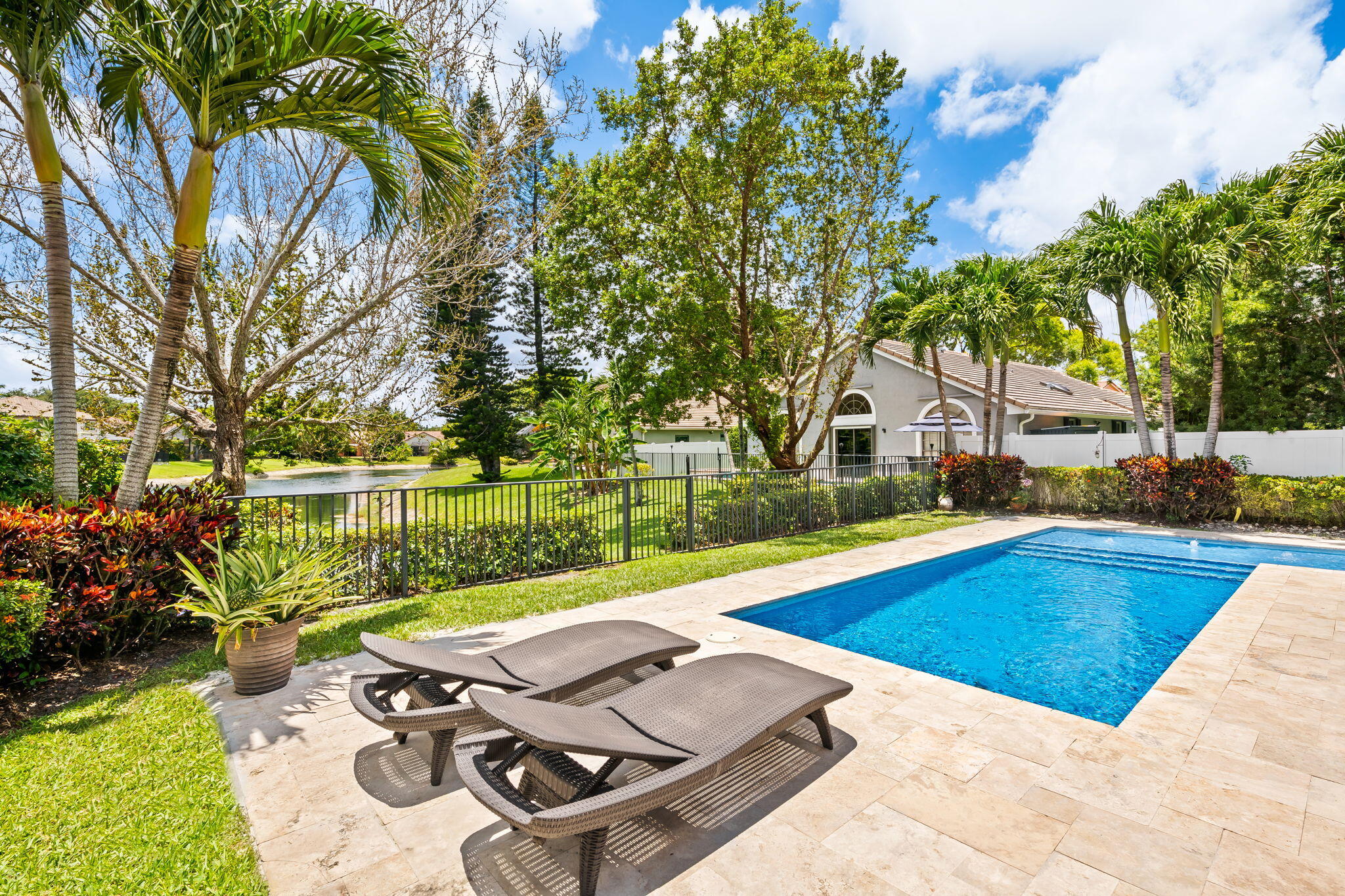 COUNTRYS POINT - Residential