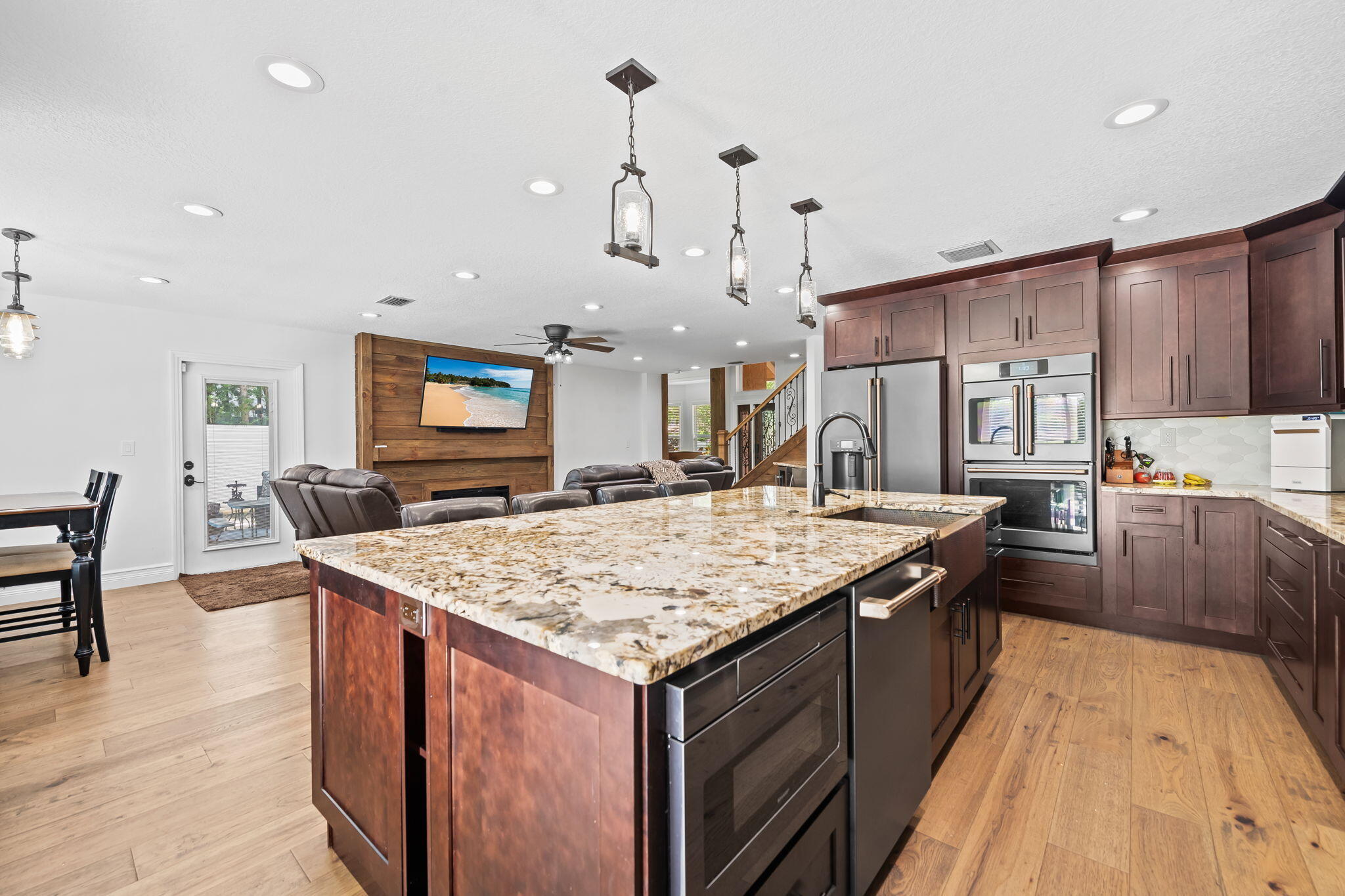 COUNTRYS POINT - Residential