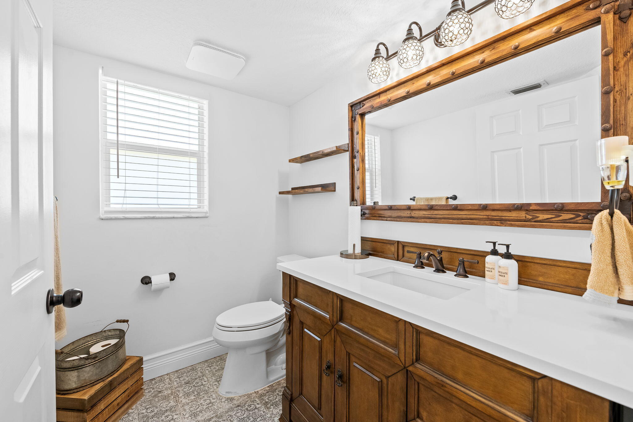 COUNTRYS POINT - Residential