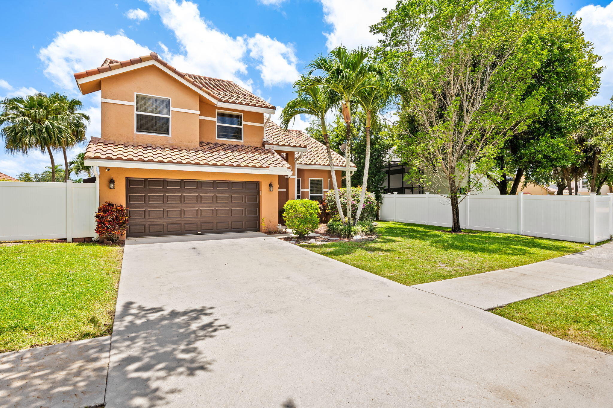 COUNTRYS POINT - Residential