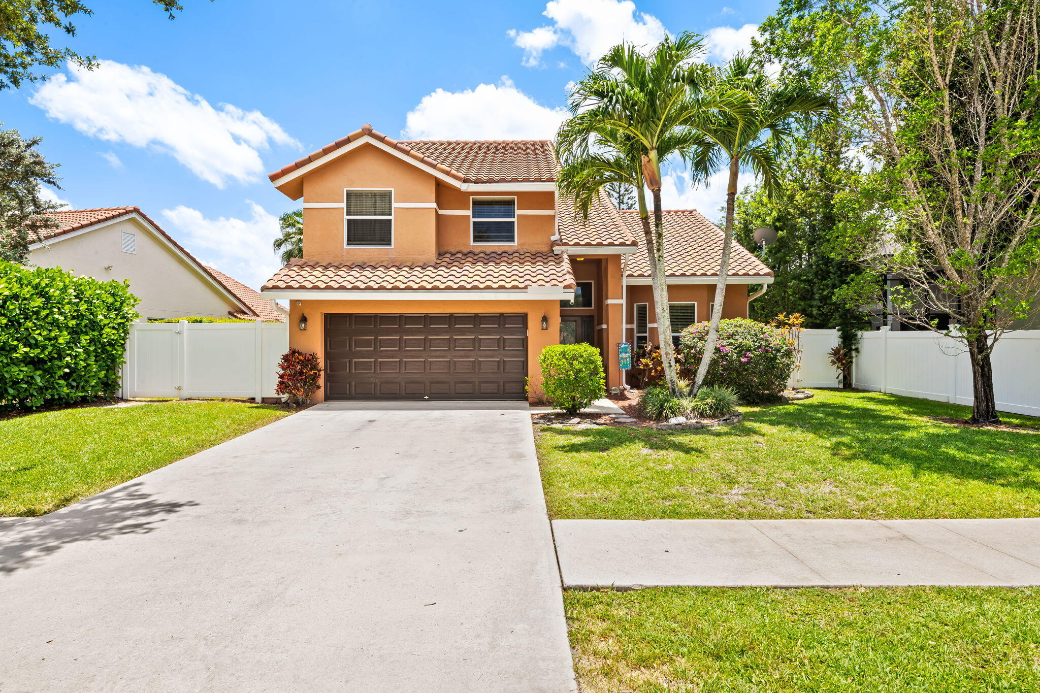 COUNTRYS POINT - Residential