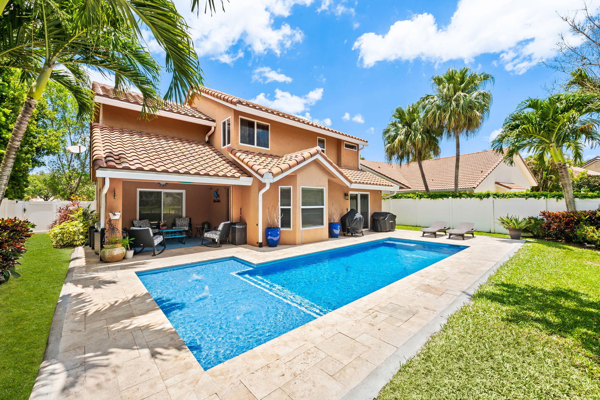 COUNTRYS POINT - Residential