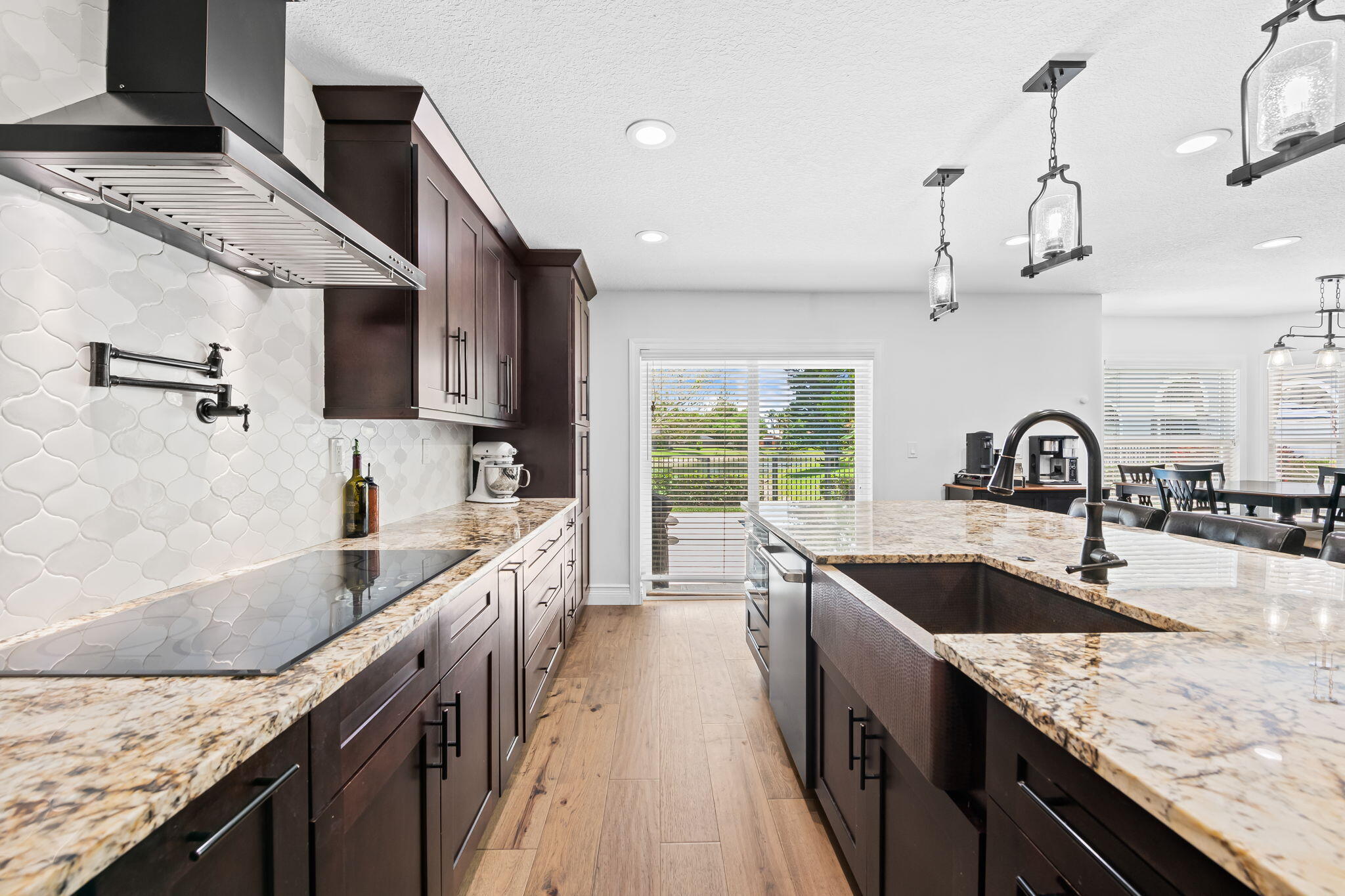 COUNTRYS POINT - Residential