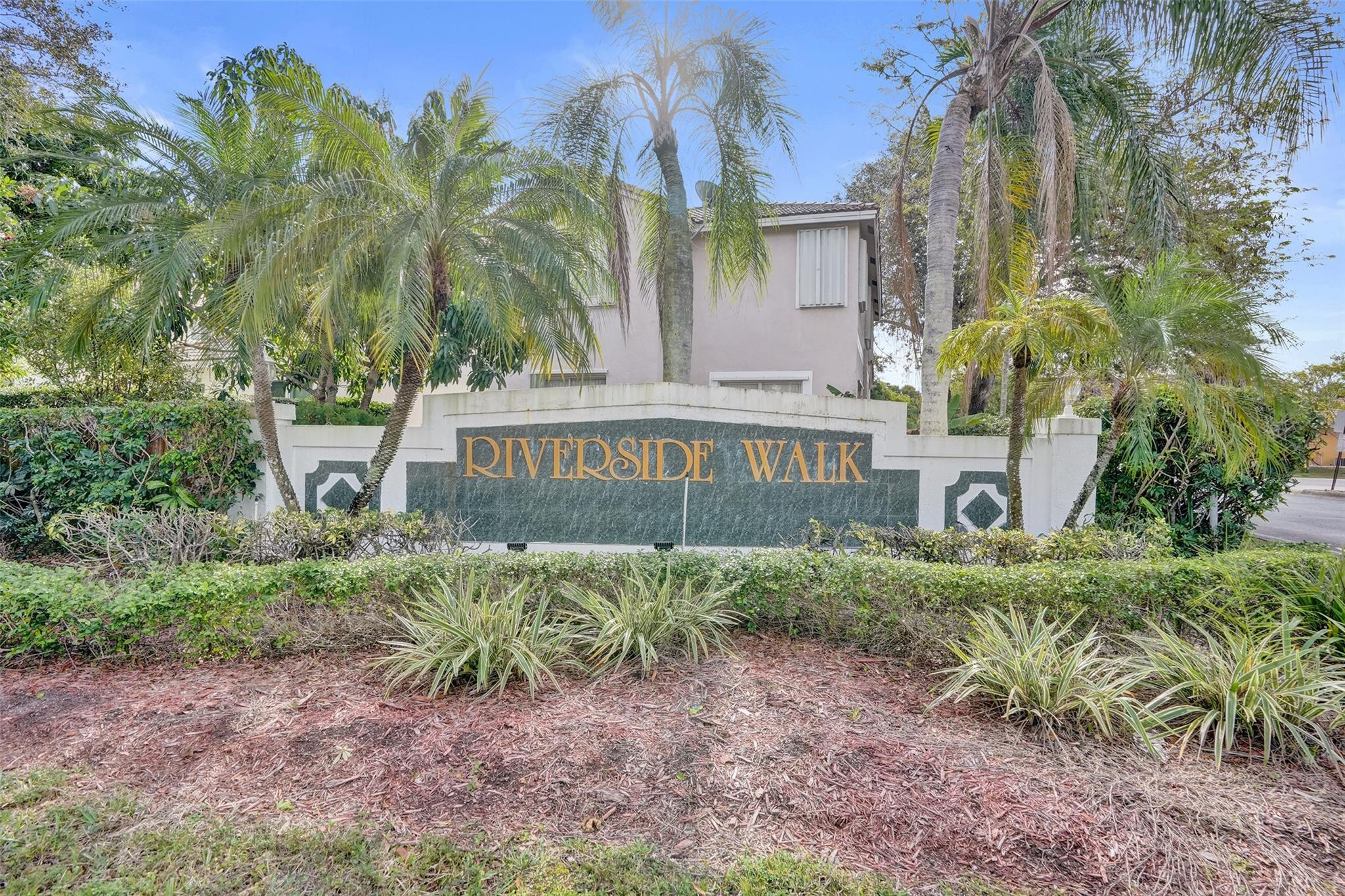 Oakwood 80-39 B - Residential