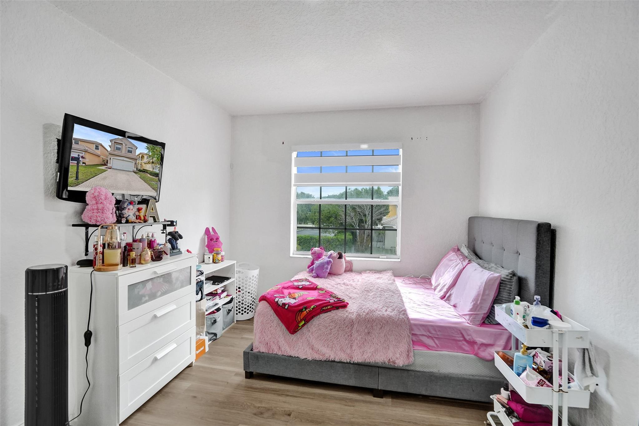 Oakwood 80-39 B - Residential