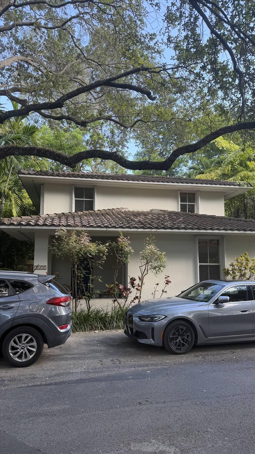 SAINT HUGH OAKS VILLAGE CONDO - Residential Lease