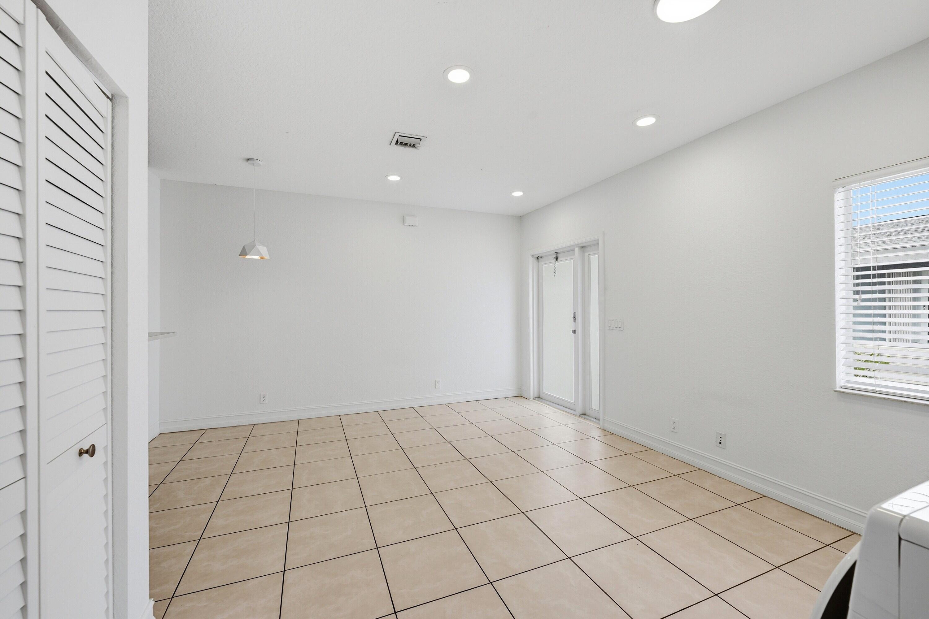 PINE CREST AMENDED PLAT - Residential Lease
