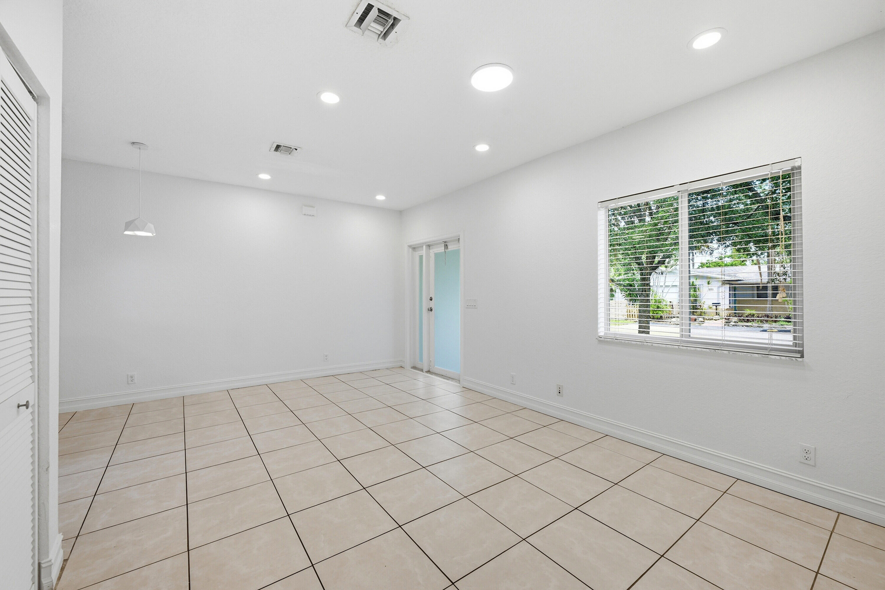 PINE CREST AMENDED PLAT - Residential Lease