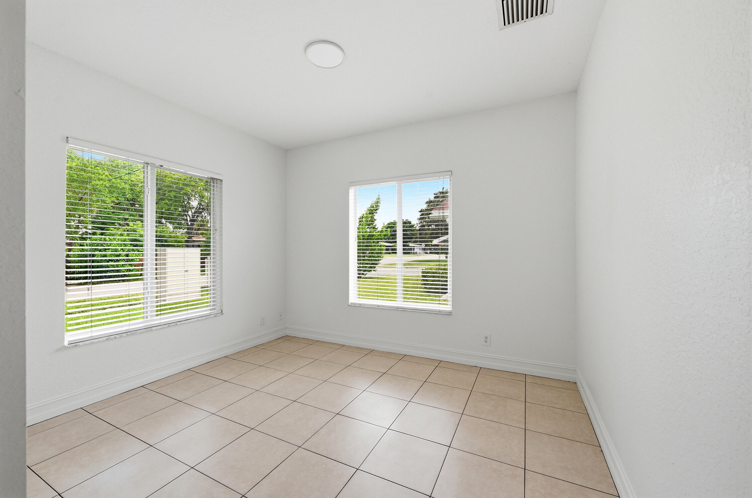 PINE CREST AMENDED PLAT - Residential Lease