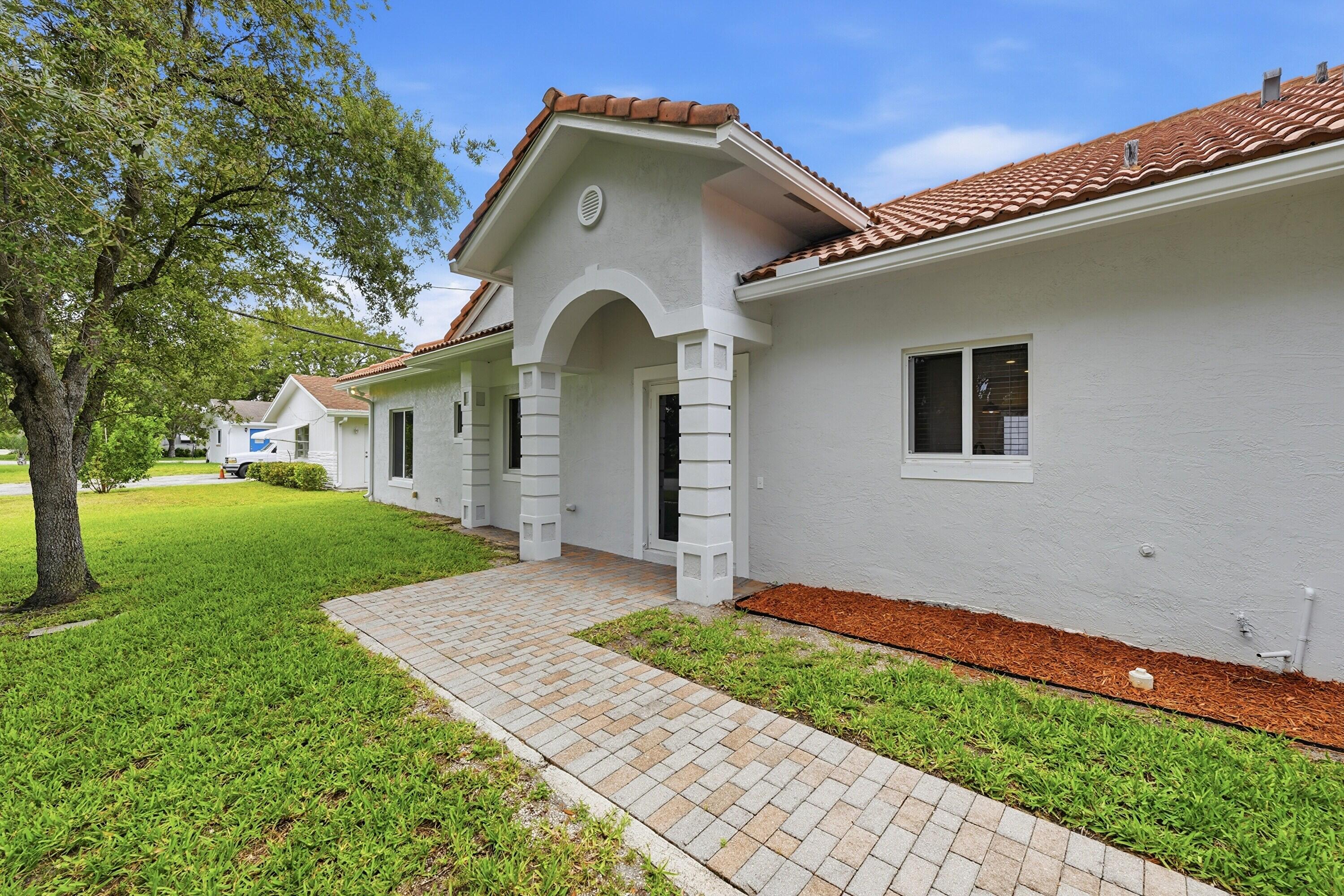 PINE CREST AMENDED PLAT - Residential Lease