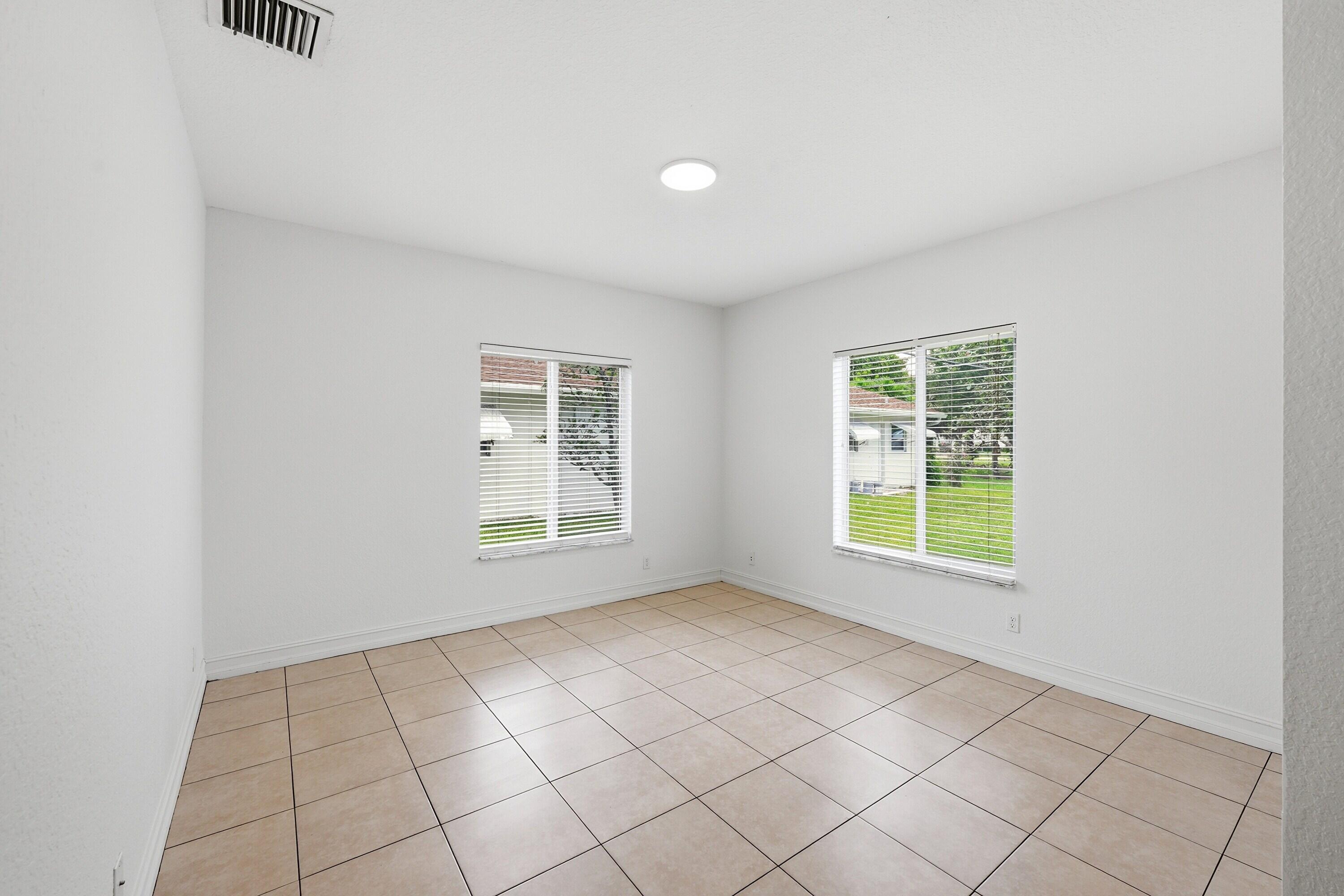 PINE CREST AMENDED PLAT - Residential Lease
