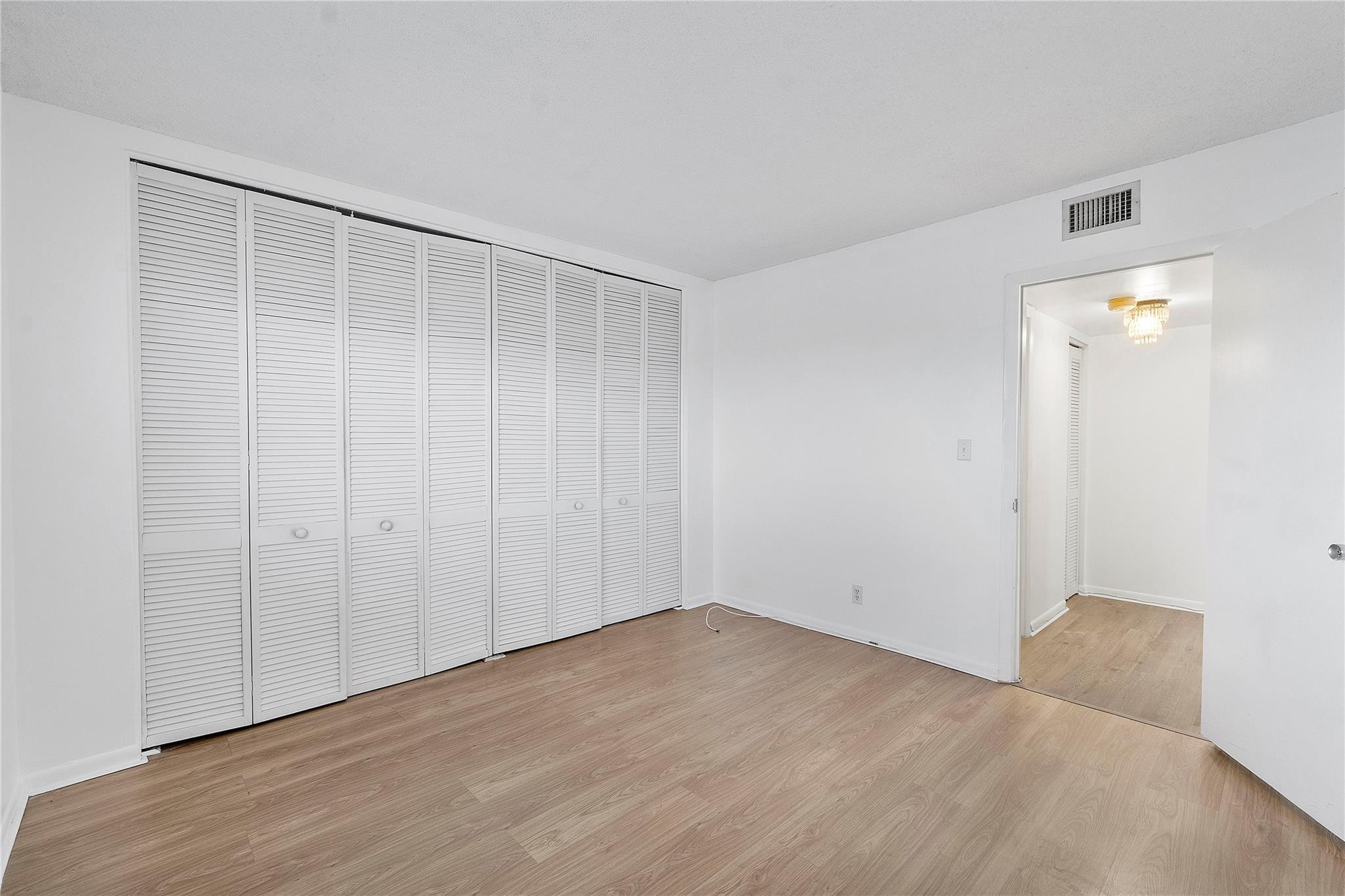 BRIARWOOD CLUB CONDO 4 - Residential