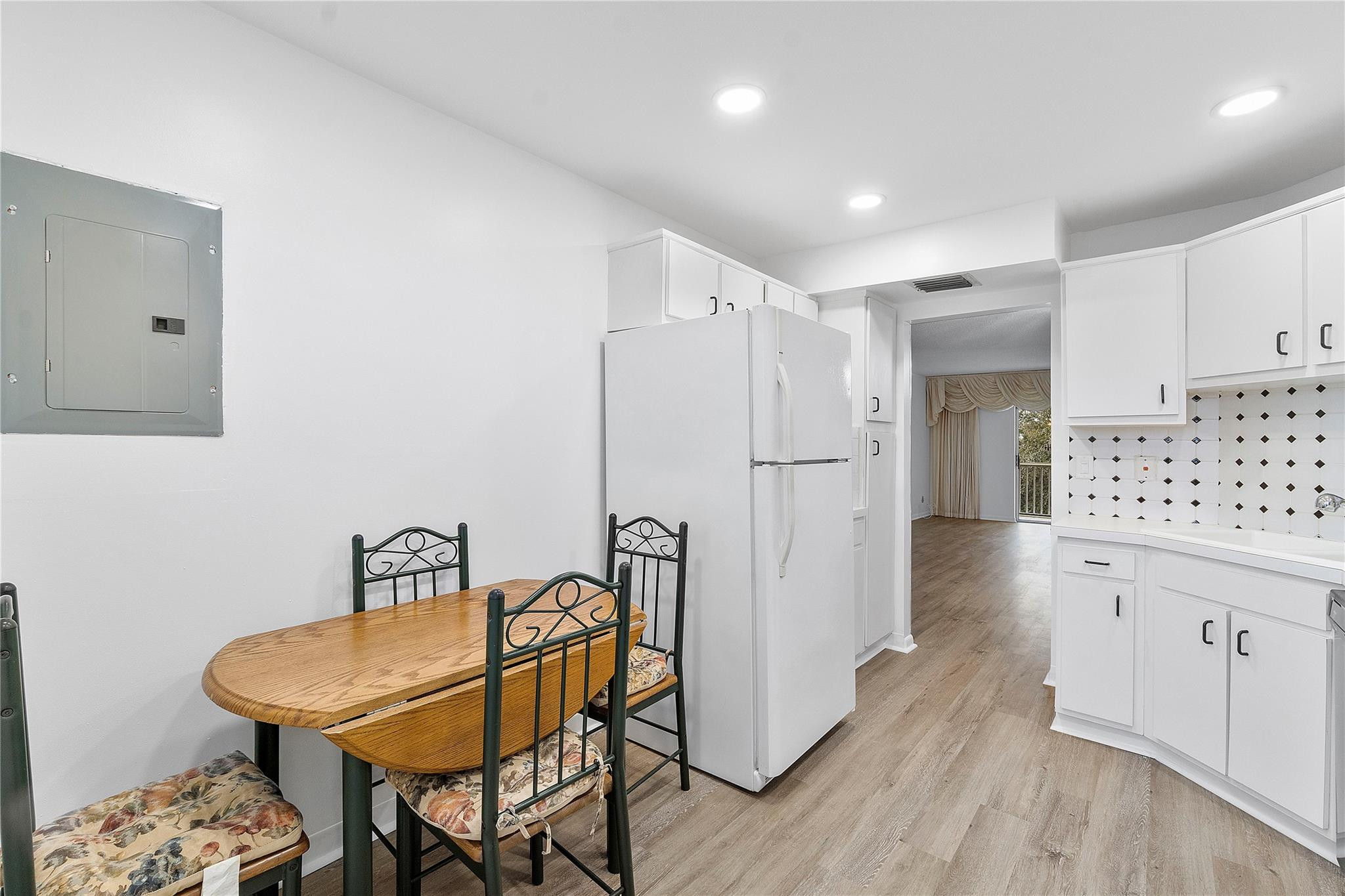 BRIARWOOD CLUB CONDO 4 - Residential