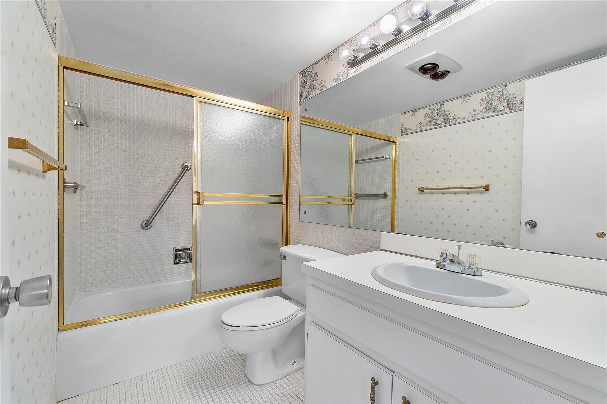 BRIARWOOD CLUB CONDO 4 - Residential