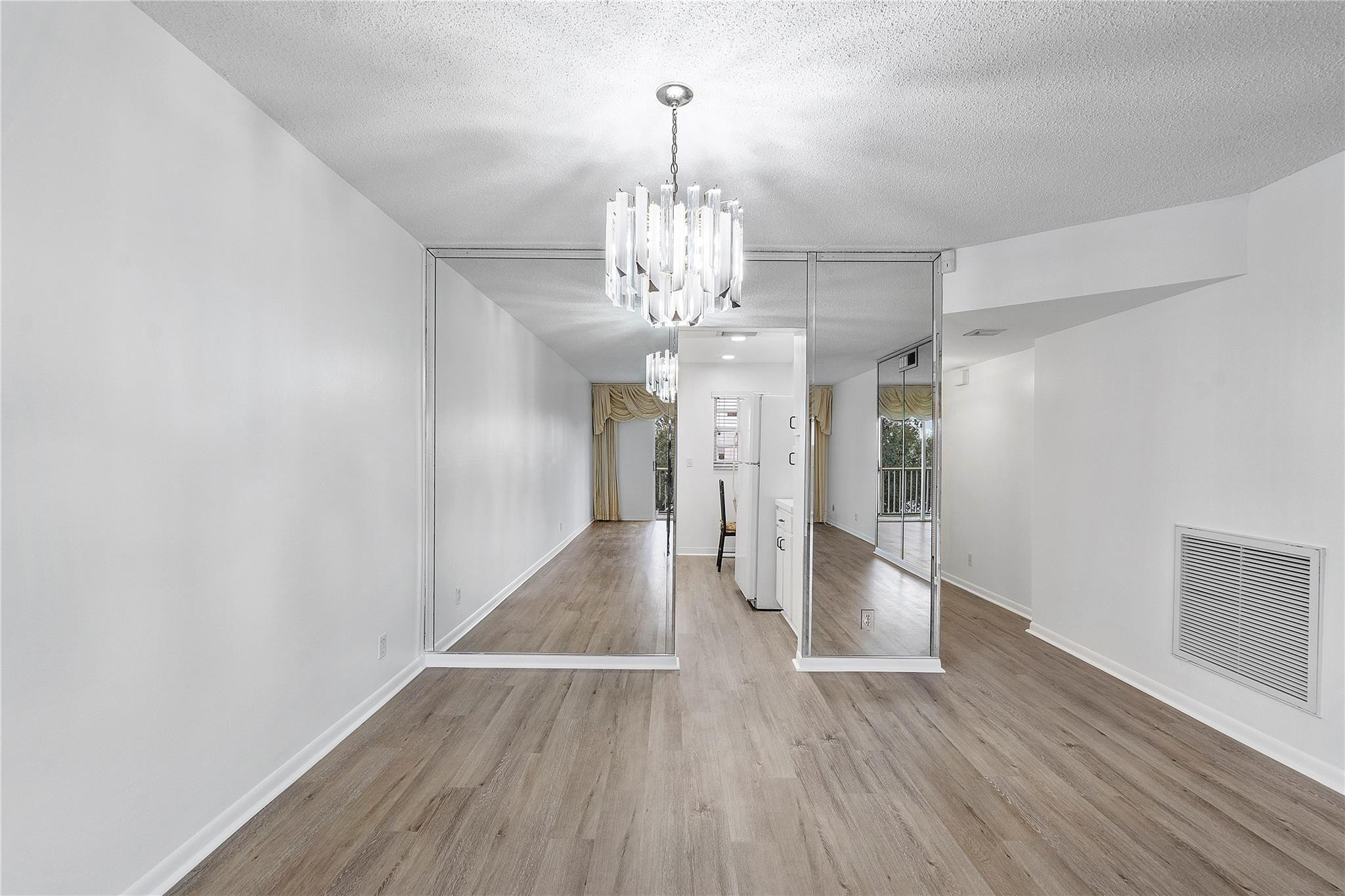 BRIARWOOD CLUB CONDO 4 - Residential