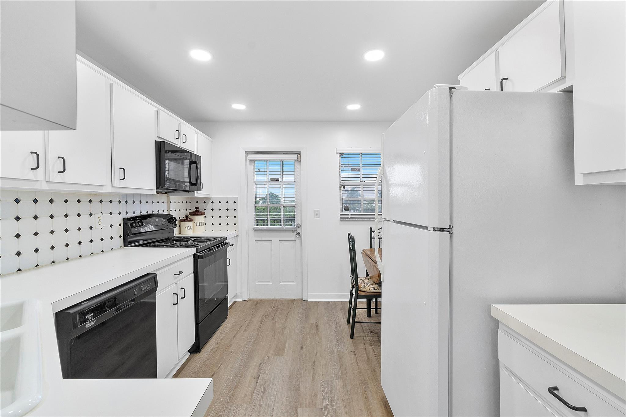 BRIARWOOD CLUB CONDO 4 - Residential