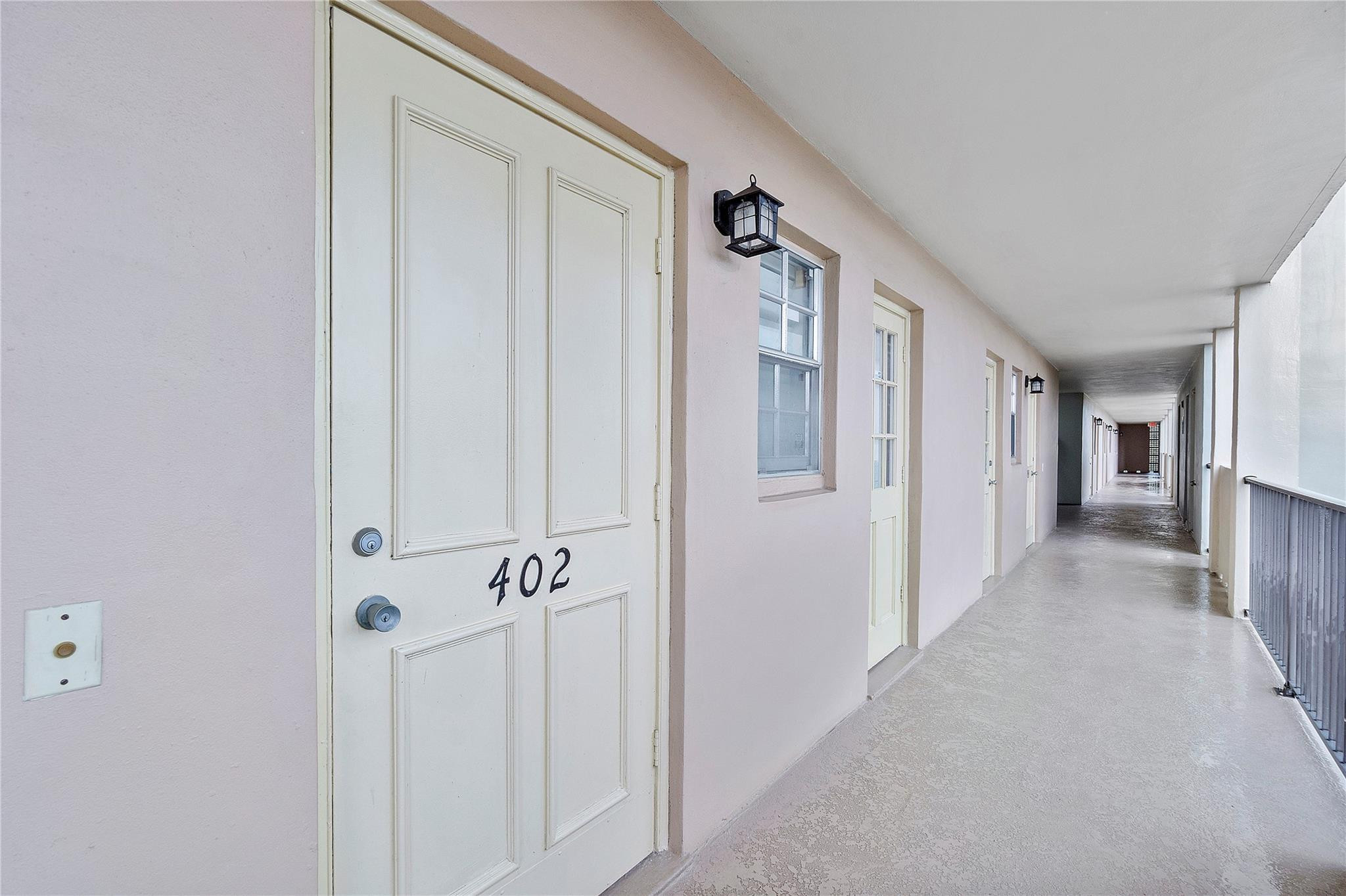 BRIARWOOD CLUB CONDO 4 - Residential