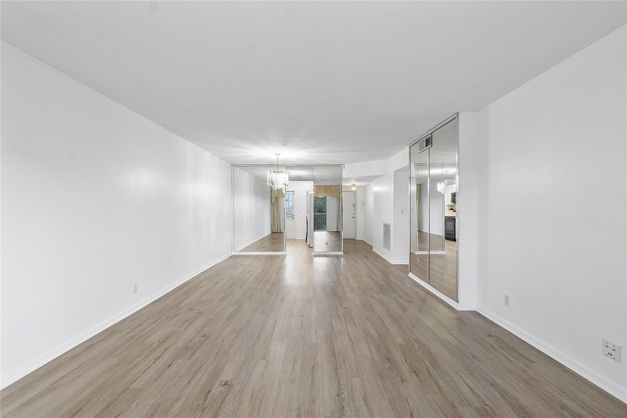 BRIARWOOD CLUB CONDO 4 - Residential