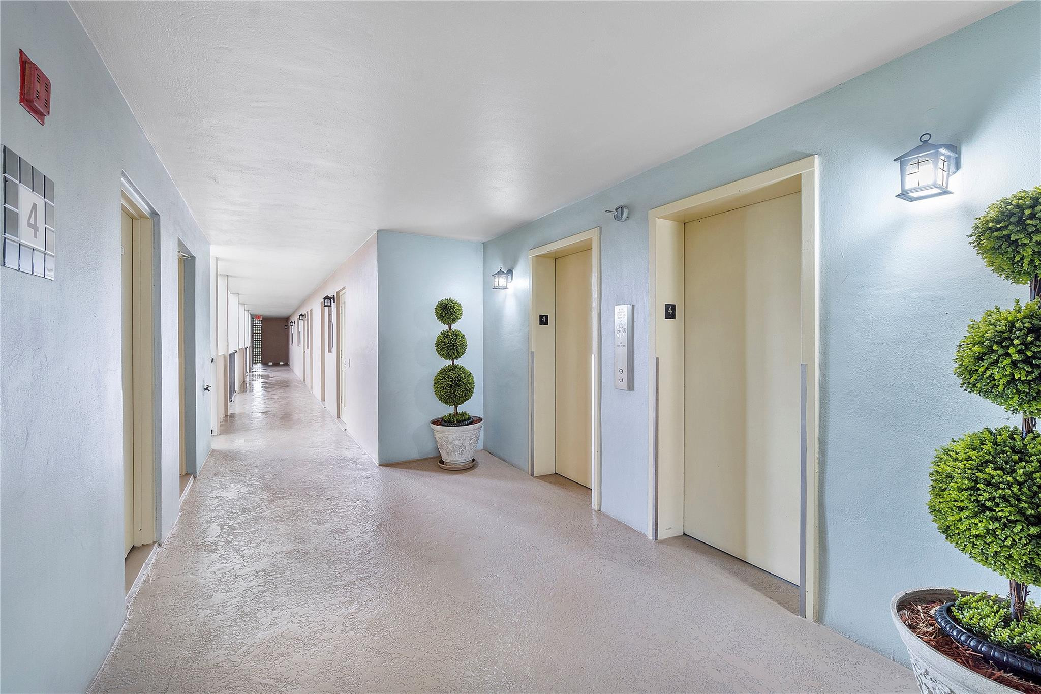 BRIARWOOD CLUB CONDO 4 - Residential